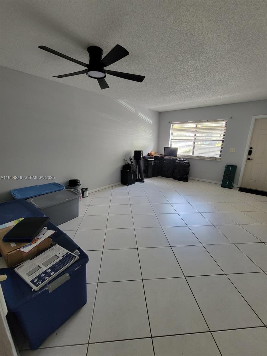 Listing photo 4 for 9787 Riverside Dr Unit#62-4, Coral Springs, FL, 33071