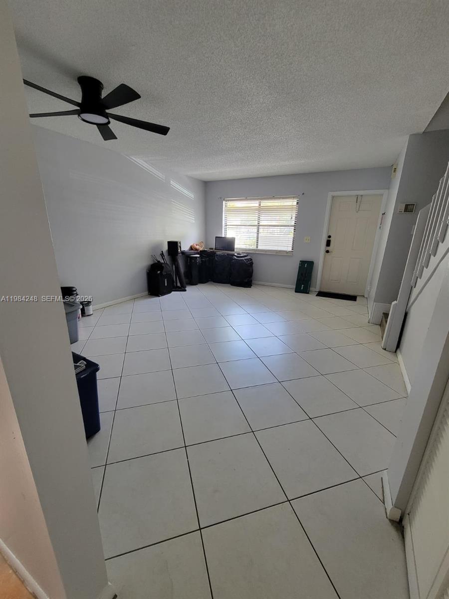Listing photo 5 for 9787 Riverside Dr Unit#62-4, Coral Springs, FL, 33071