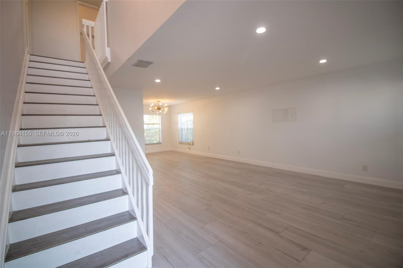 Listing photo 4 for 4844 Grapevine Way, Davie, FL, 33331