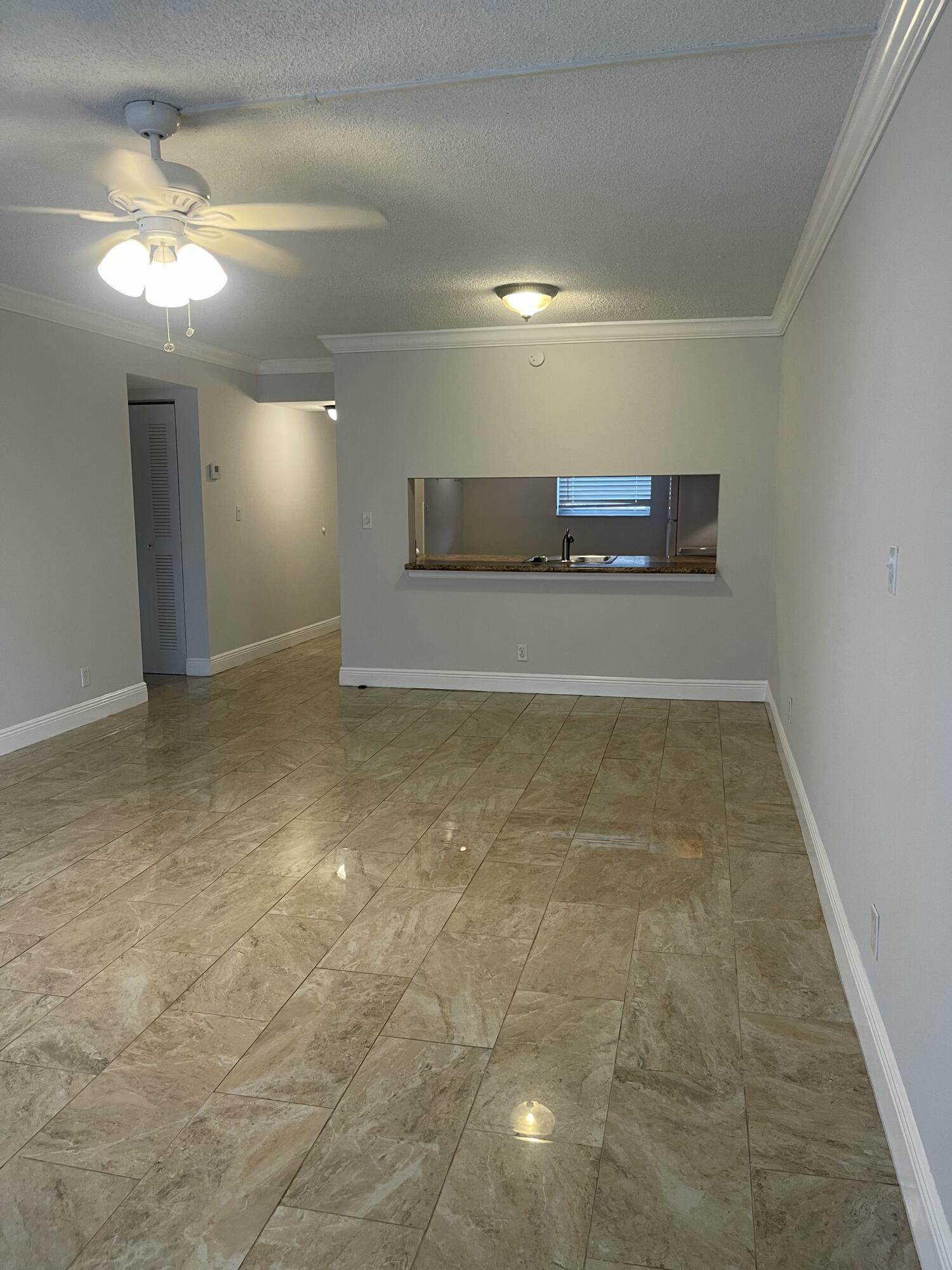 Listing photo 5 for 7173 Orange Drive Unit#216b, Davie, FL, 33314