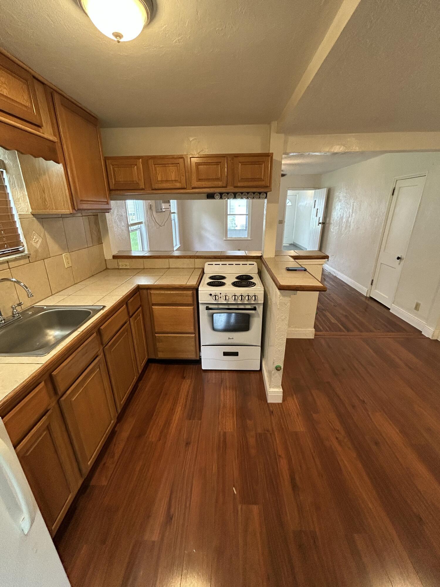 Listing photo 5 for 710 SE 16th Street Unit#A, Fort Lauderdale, FL, 33316