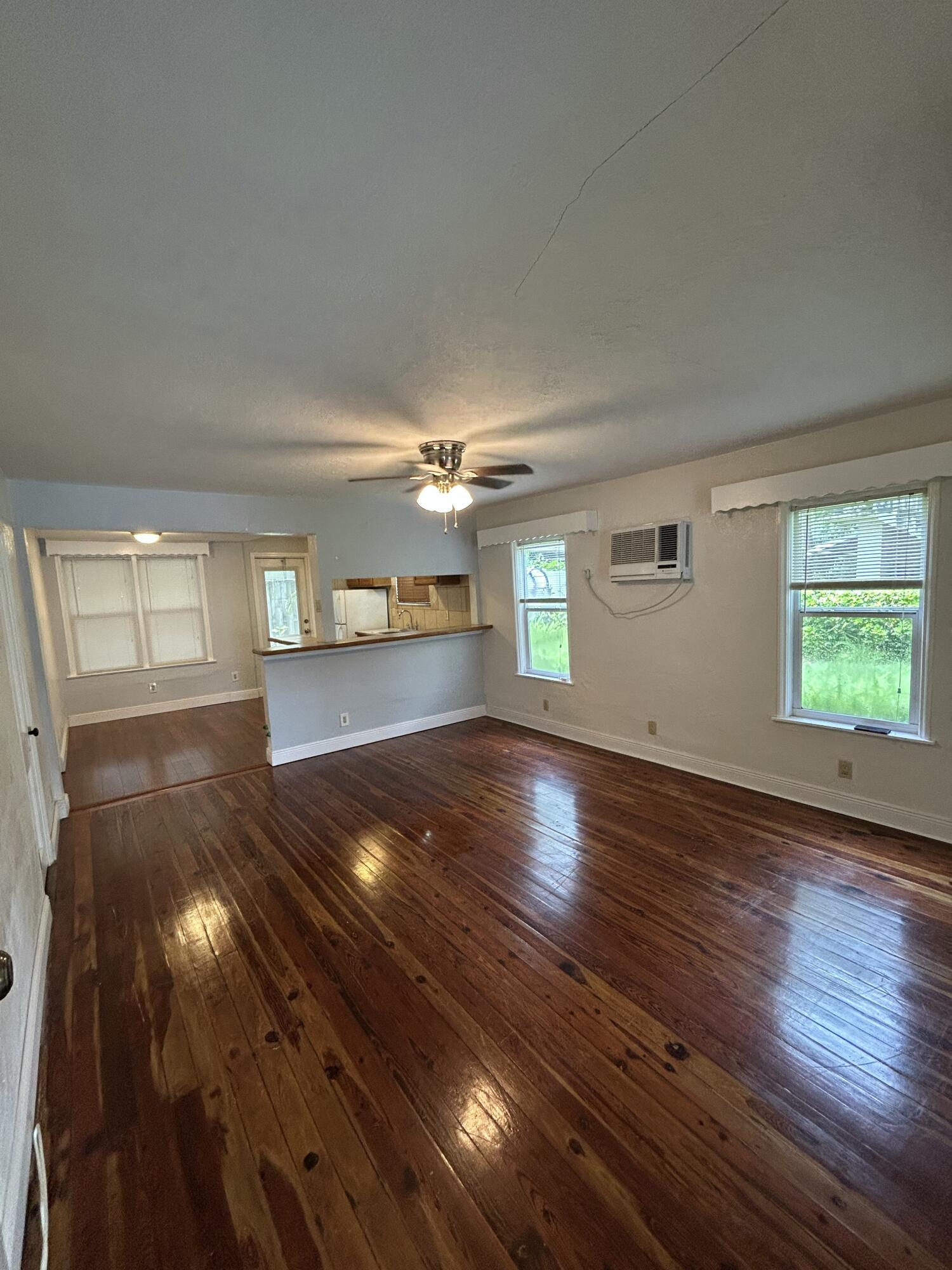 Listing photo 6 for 710 SE 16th Street Unit#A, Fort Lauderdale, FL, 33316