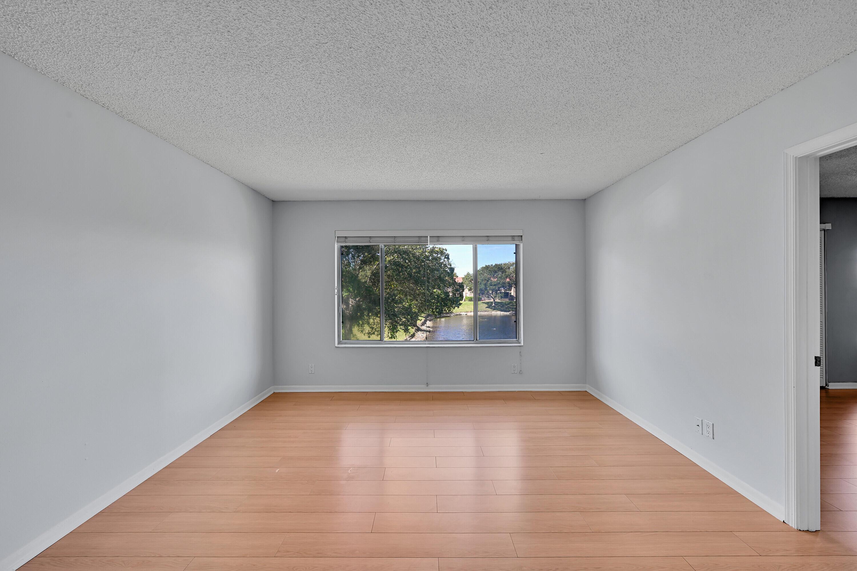 Listing photo 6 for 906 Twin Lakes Drive Unit#8-j, Coral Springs, FL, 33071