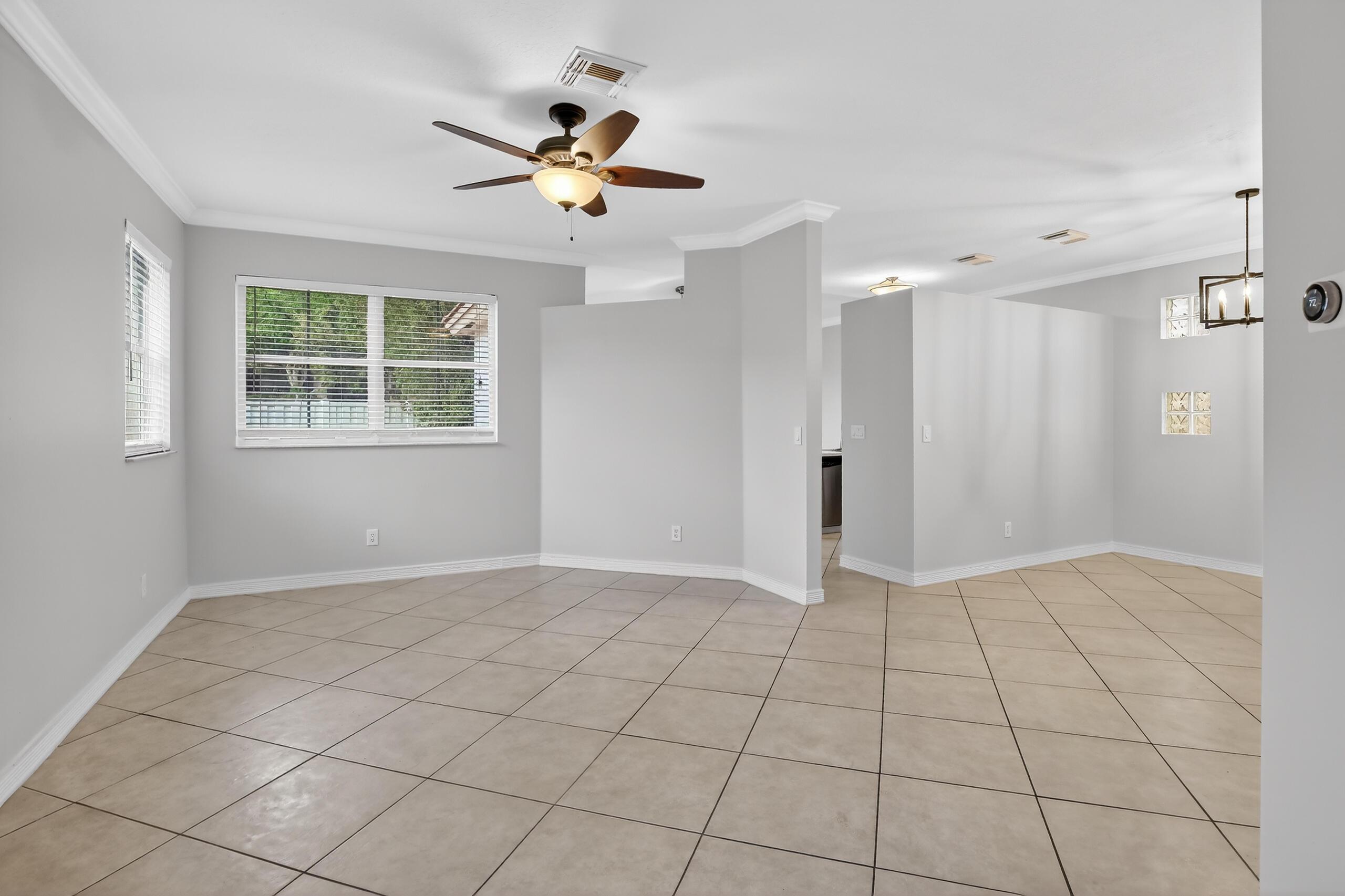Listing photo 6 for 7524 NW 1st Place, Plantation, FL, 33317