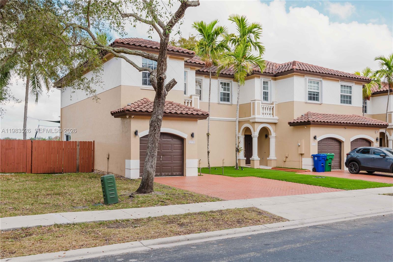 Listing photo 5 for 12735 SW 49th Ct Unit#12735, Miramar, FL, 33027