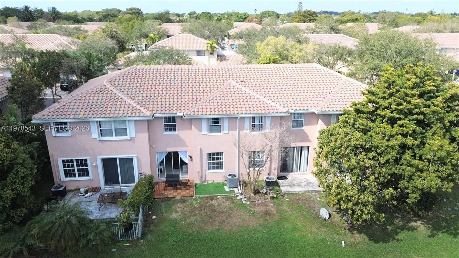 Listing photo 4 for 3930 NW 91st Ter Unit#3930, Sunrise, FL, 33351