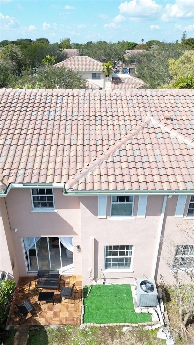 Listing photo 5 for 3930 NW 91st Ter Unit#3930, Sunrise, FL, 33351