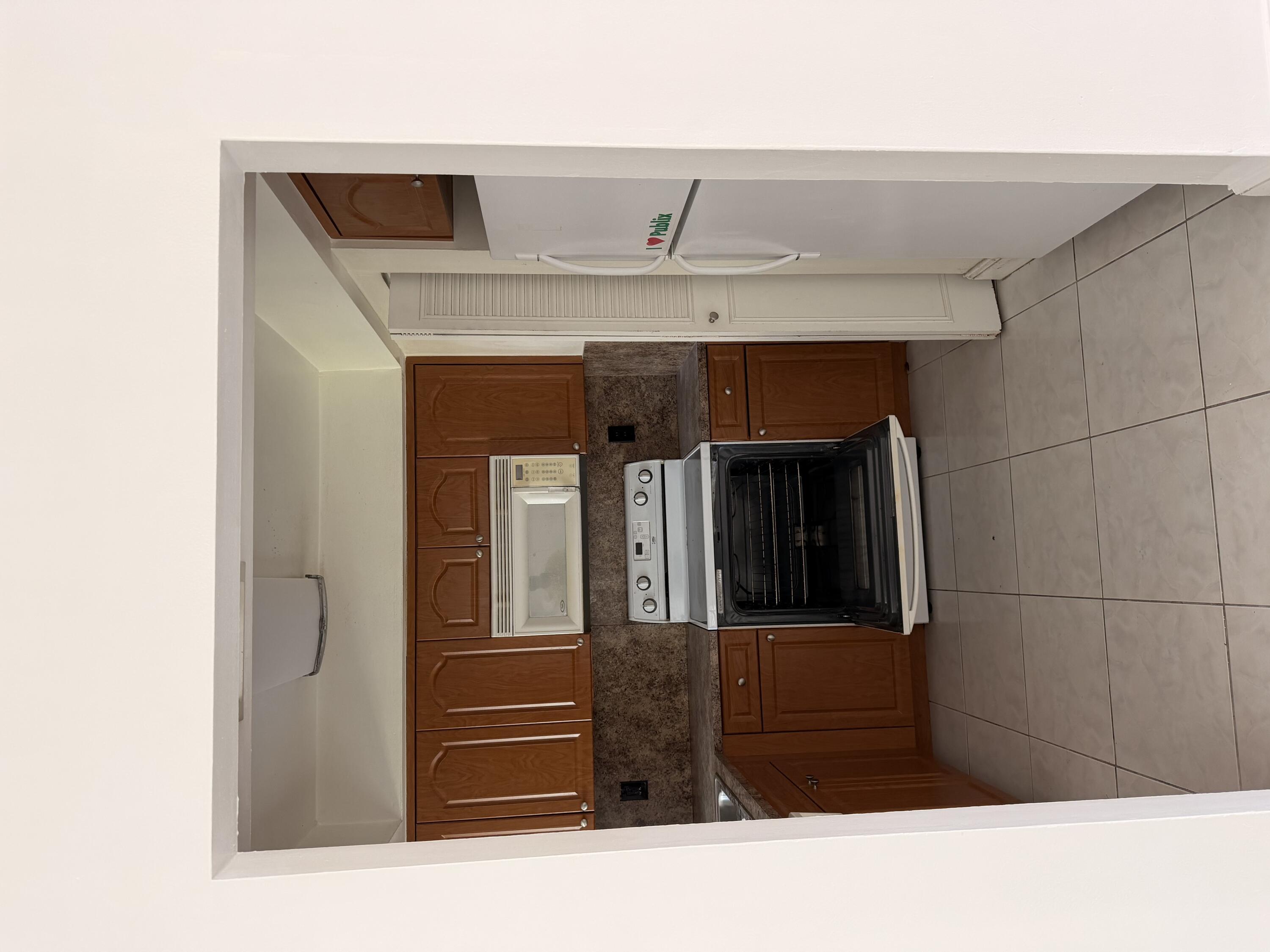 Listing photo 2 for 7421-7425 NW 15th Street, Plantation, FL, 33313