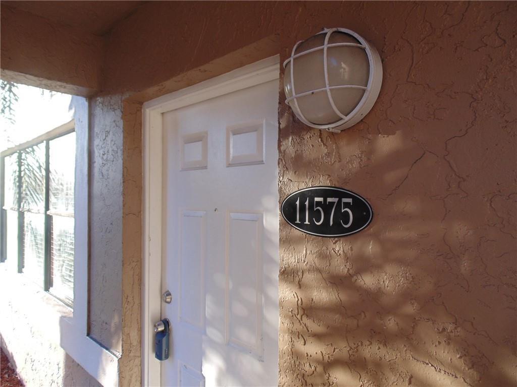Listing photo 2 for 11575 NW 42nd Street, Coral Springs, FL, 33065