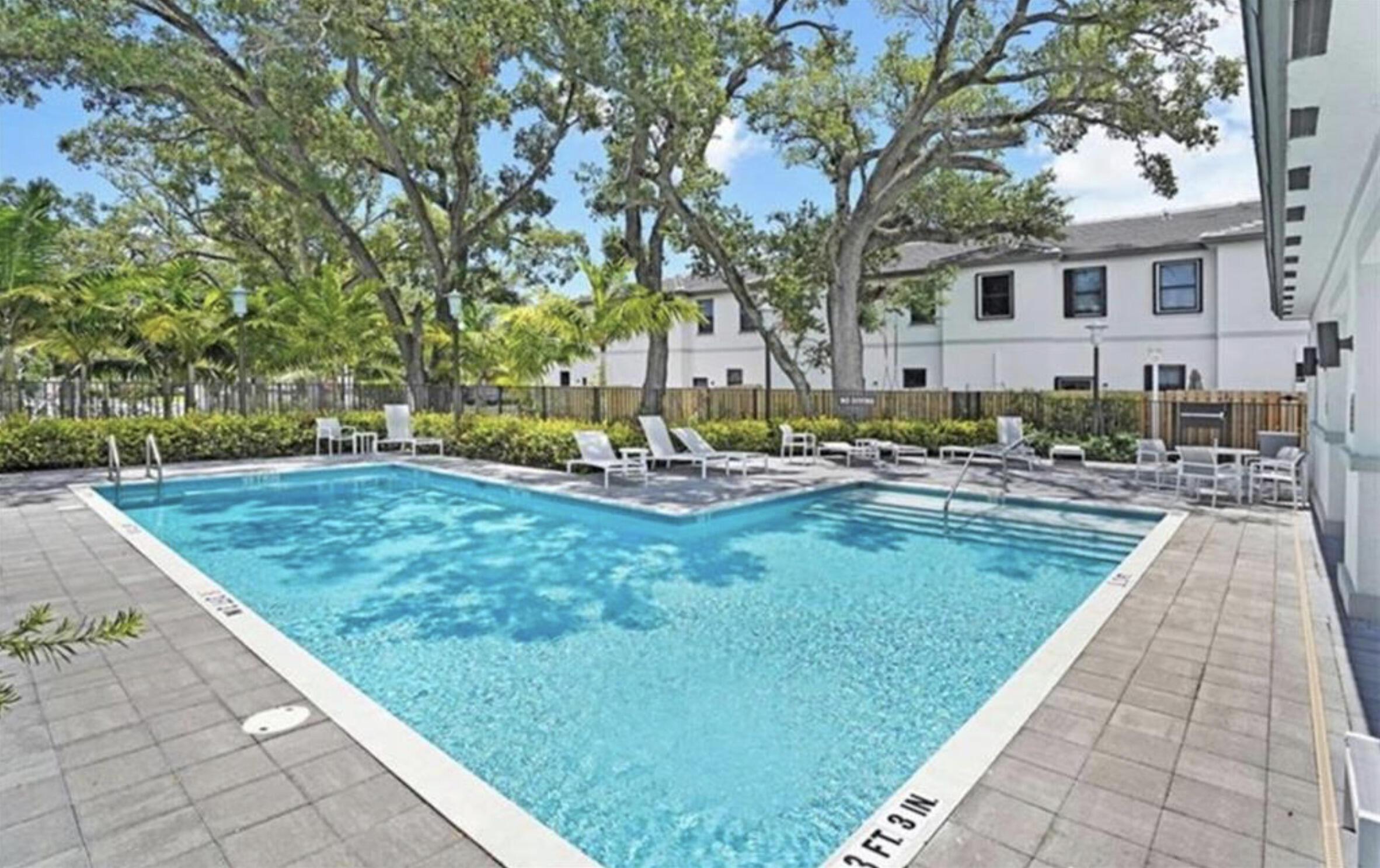 Listing photo 2 for 1513 SW 28th Street, Fort Lauderdale, FL, 33315