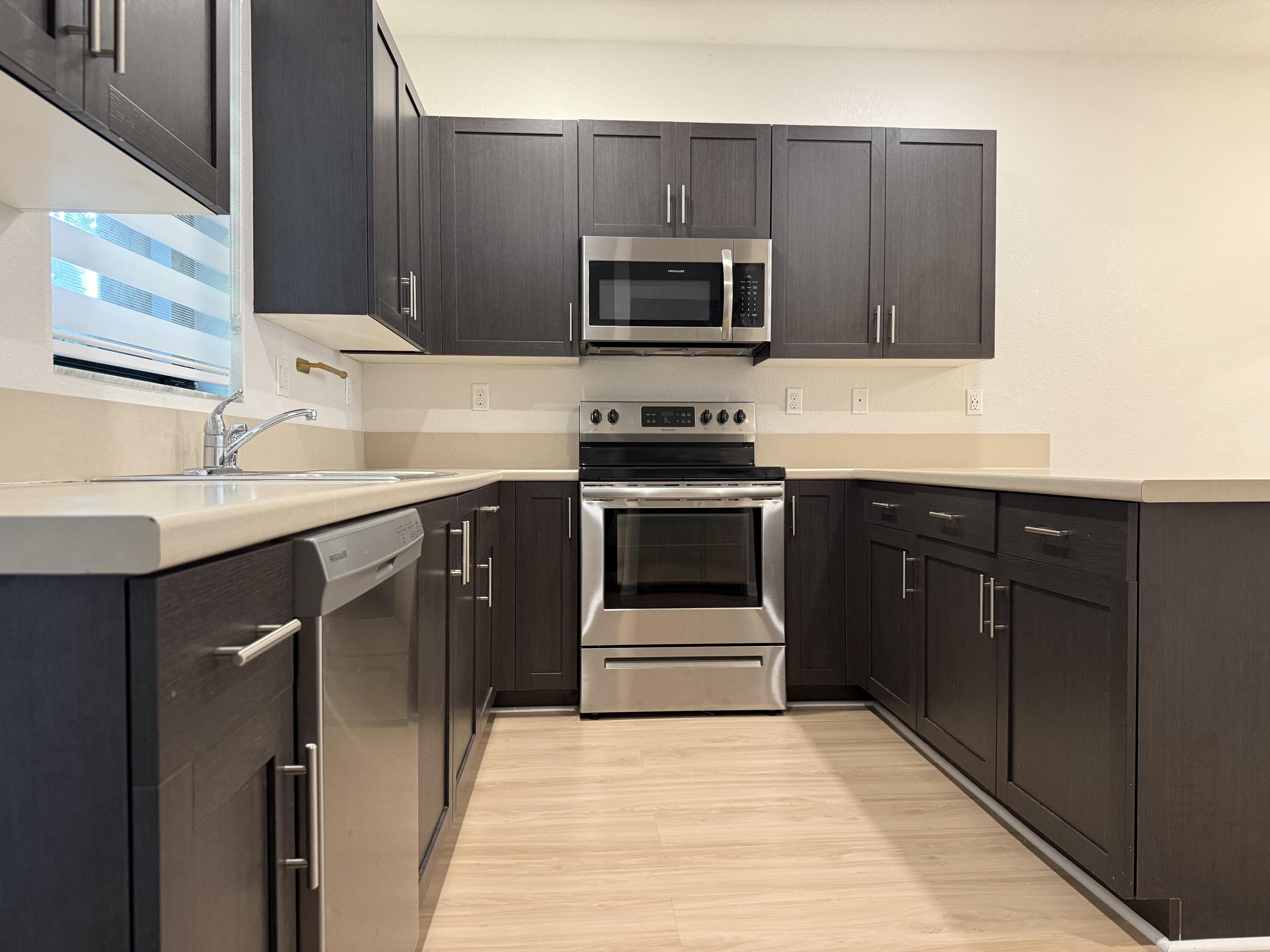 Listing photo 5 for 1513 SW 28th Street, Fort Lauderdale, FL, 33315
