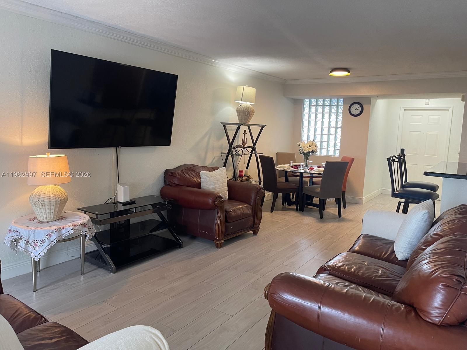 Listing photo 4 for 150 NW 96th Ave Unit#9-203, Pembroke Pines, FL, 33024