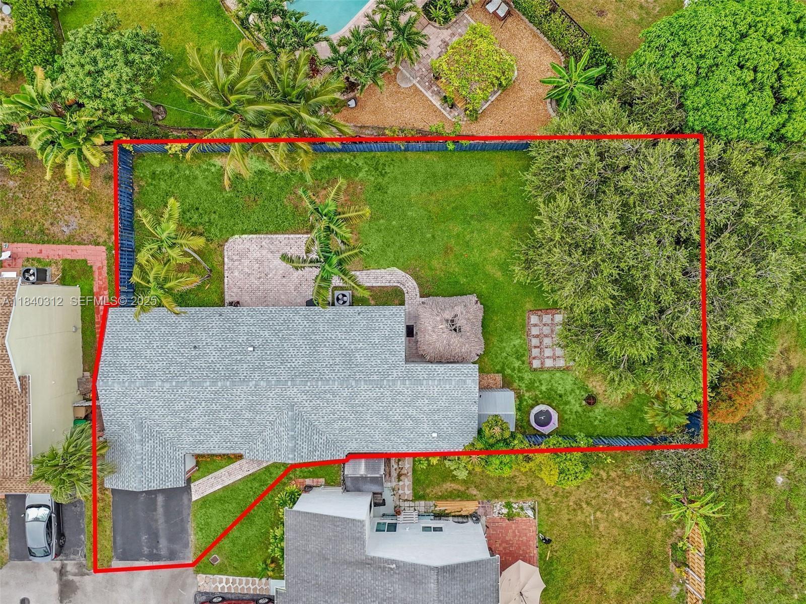 Listing photo 6 for 535 Radford Terrace, Davie, FL, 33325