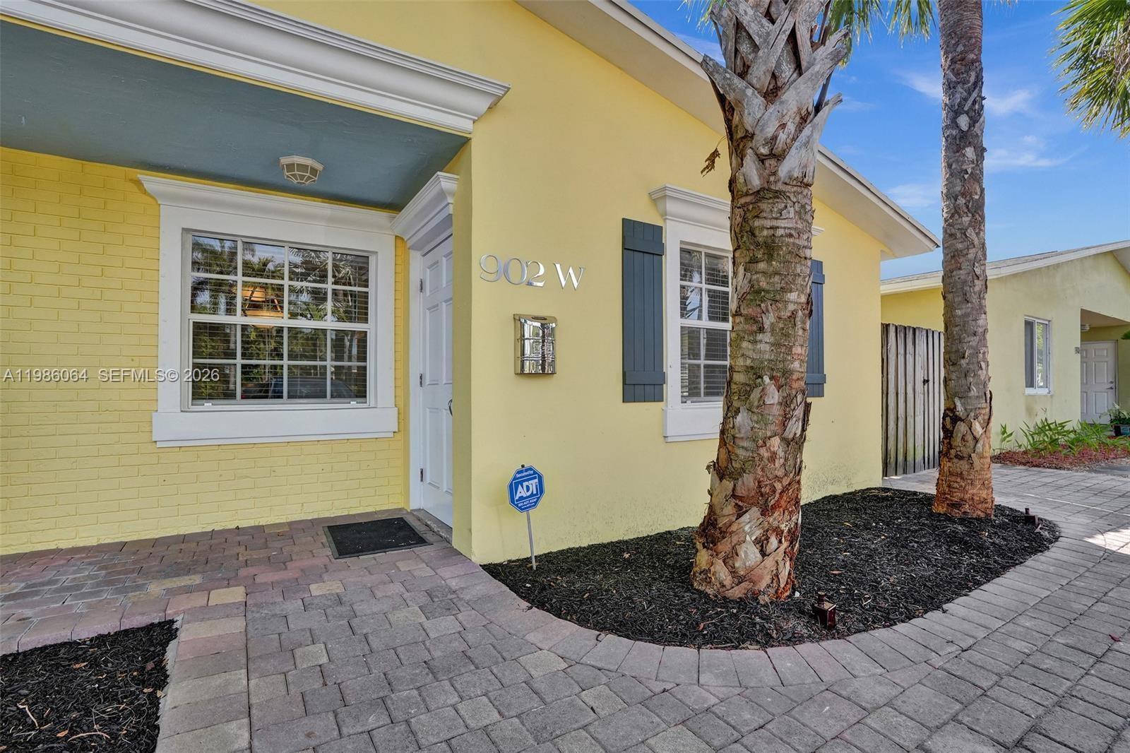 Listing photo 5 for 902 Mandarin Isle Unit#2, Fort Lauderdale, FL, 33315