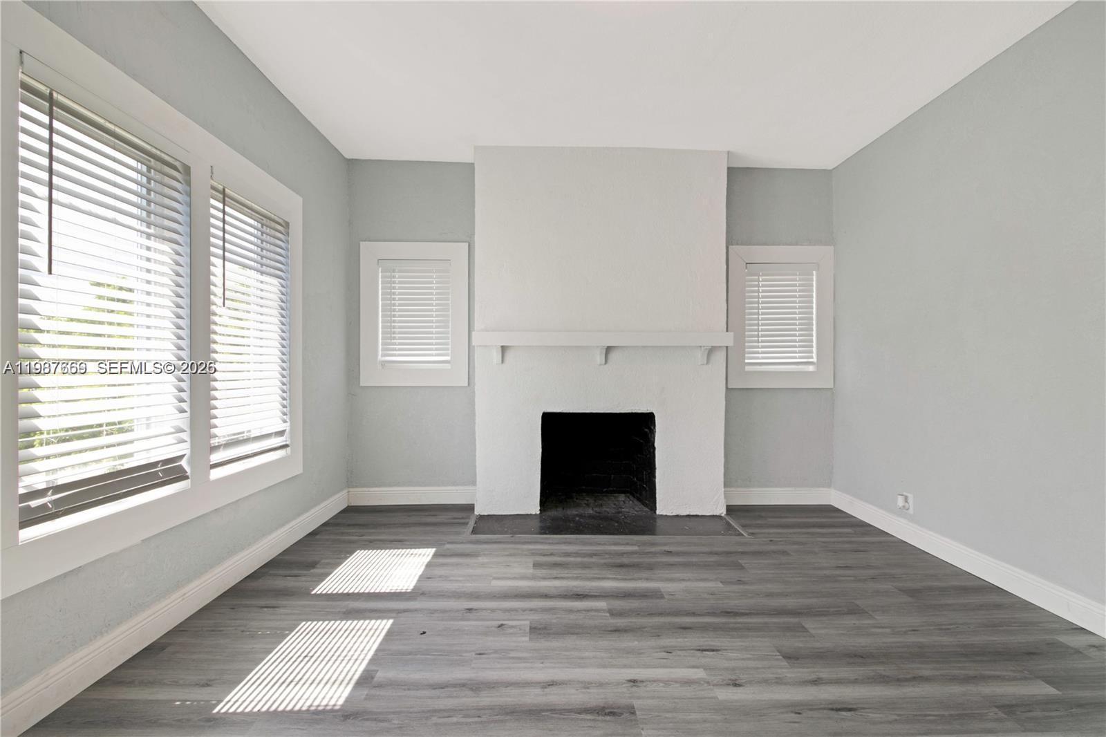 Listing photo 2 for 327 SW 20th St Unit#2, Fort Lauderdale, FL, 33315