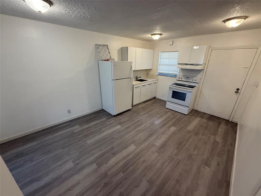Listing photo 2 for 6840 Pembroke Road, Pembroke Pines, FL, 33023