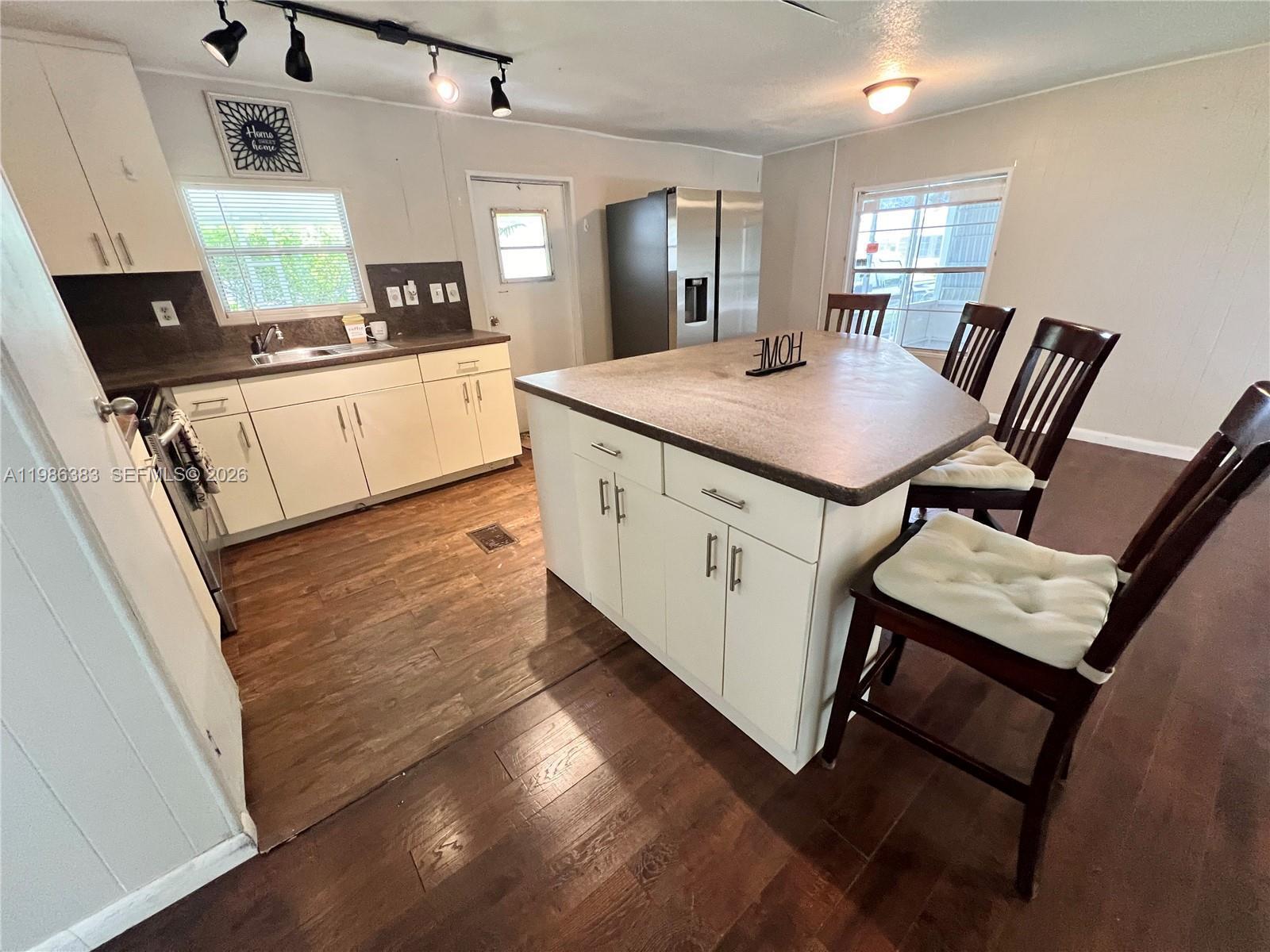 Listing photo 5 for 10550 W State Road 84 Unit#244, Davie, FL, 33324