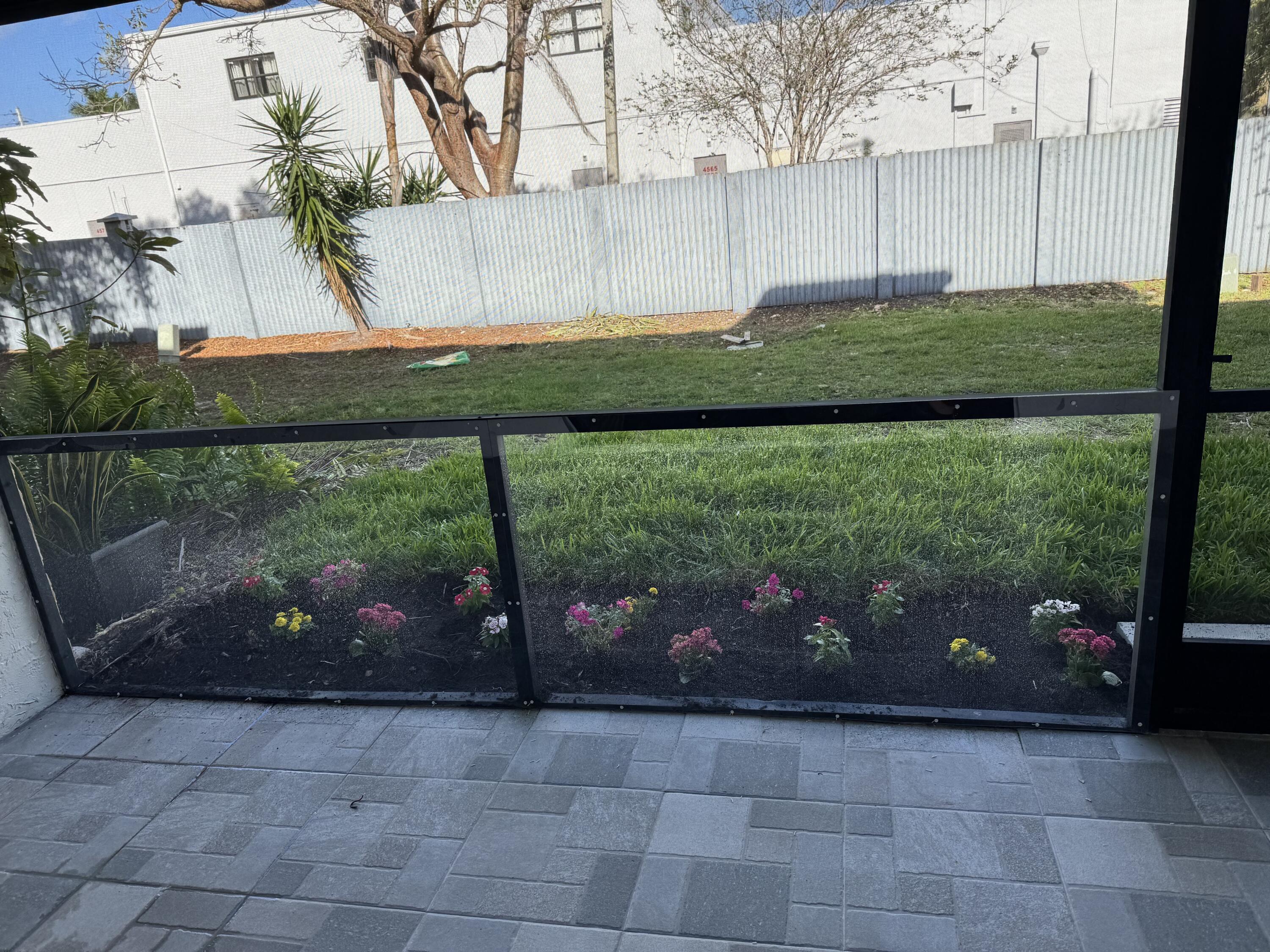 Listing photo 4 for 4538 NW 90th Avenue Avenue, Sunrise, FL, 33351
