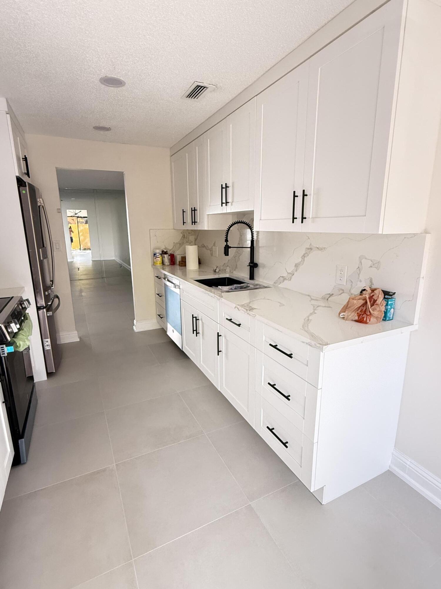 Listing photo 5 for 4538 NW 90th Avenue Avenue, Sunrise, FL, 33351