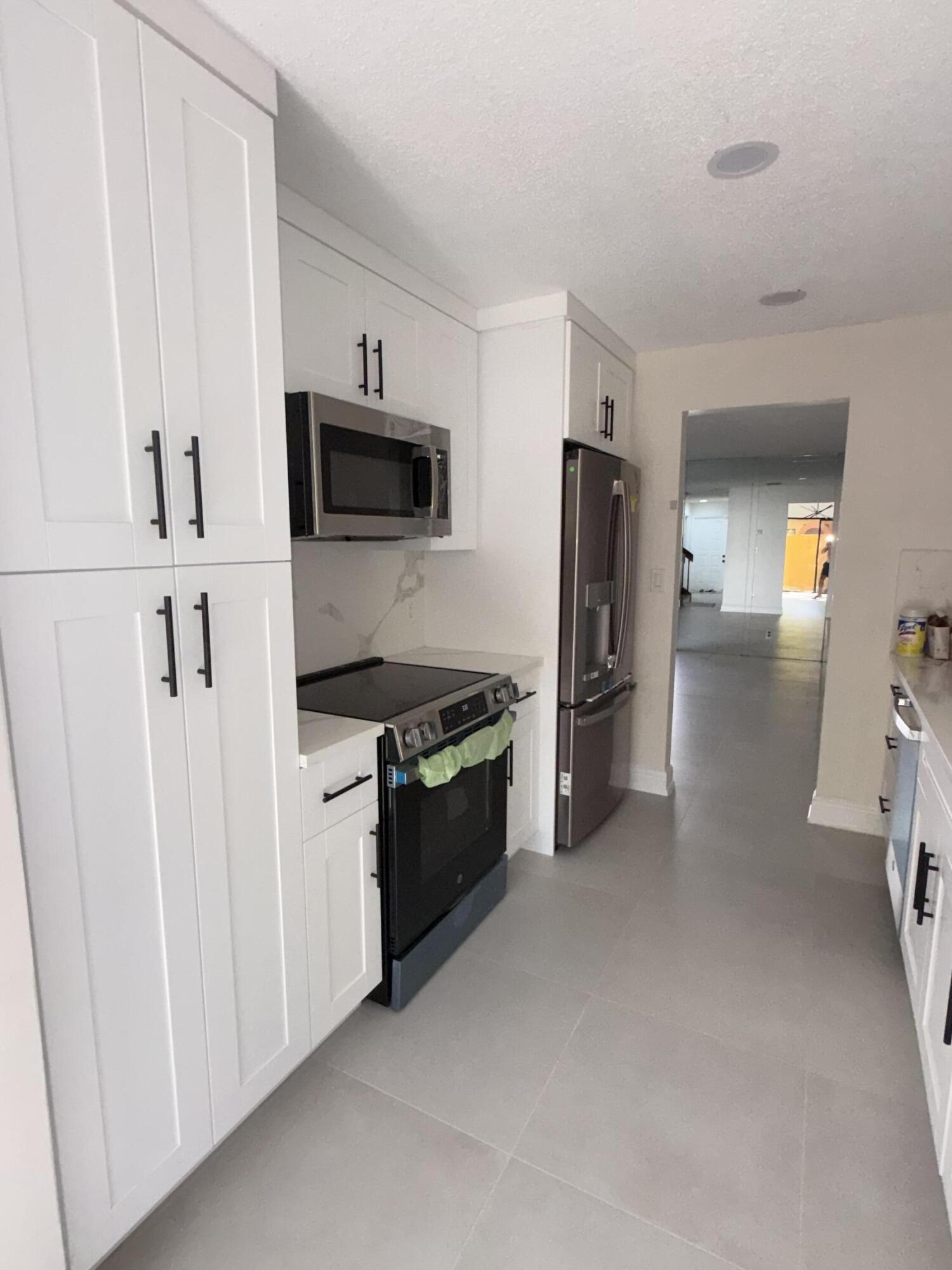 Listing photo 6 for 4538 NW 90th Avenue Avenue, Sunrise, FL, 33351