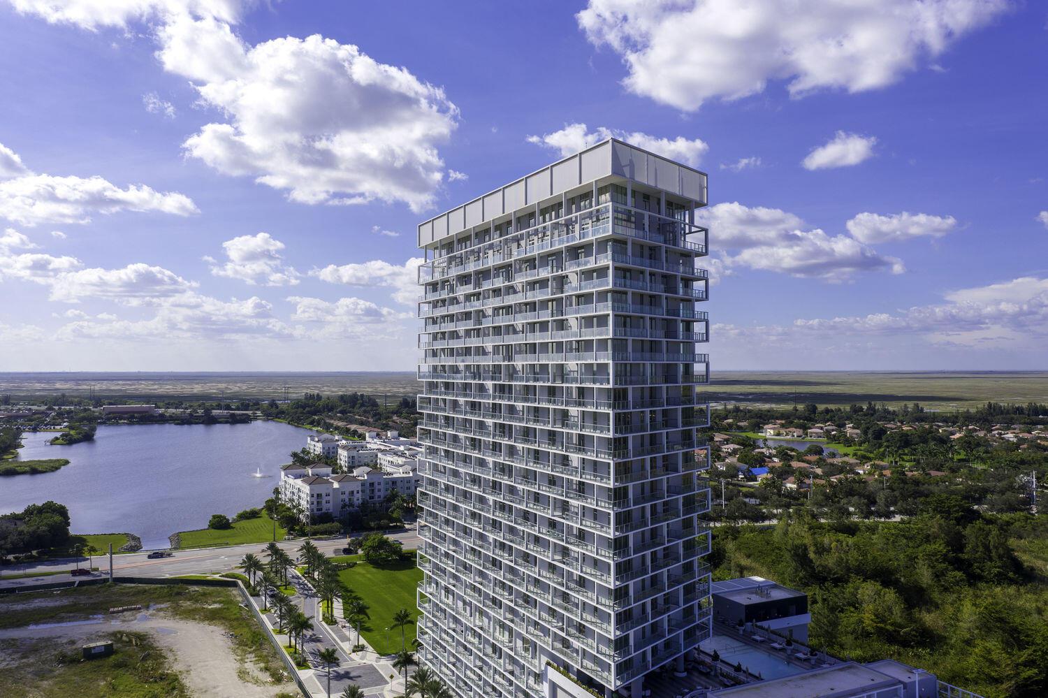Listing photo 5 for 2000 Metropica Way Way Unit#2107, Sunrise, FL, 33323