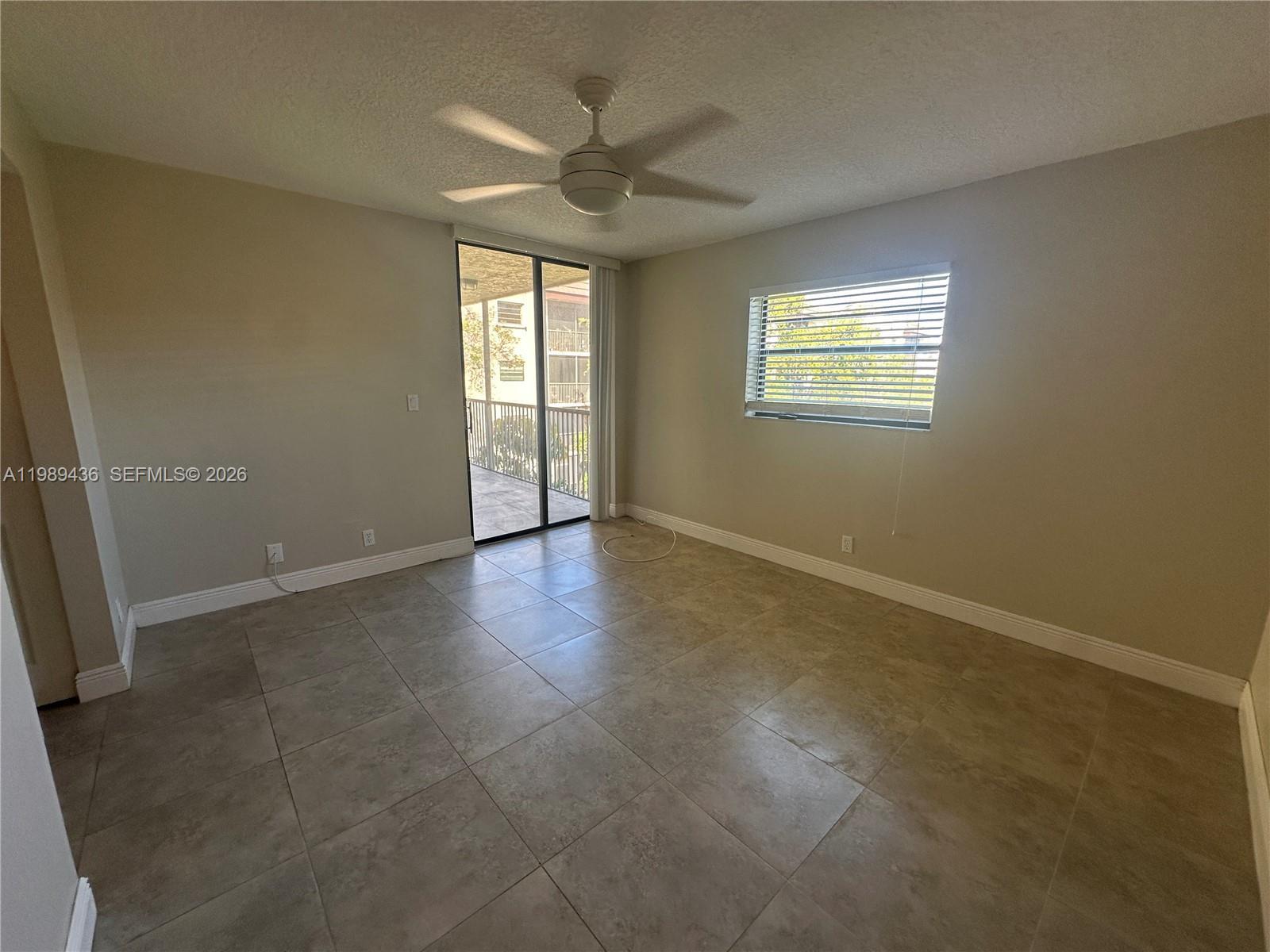 Listing photo 2 for 10401 W Broward Blvd Unit#301, Plantation, FL, 33324