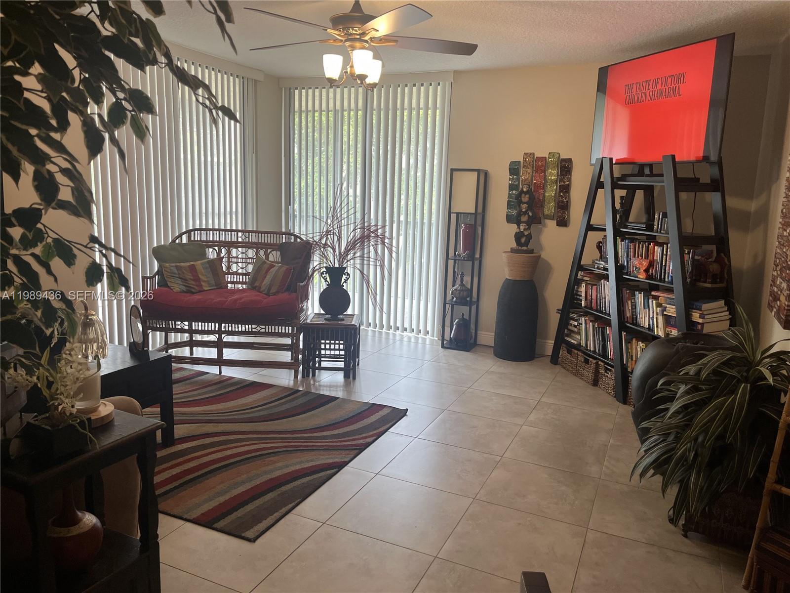 Listing photo 5 for 10401 W Broward Blvd Unit#301, Plantation, FL, 33324