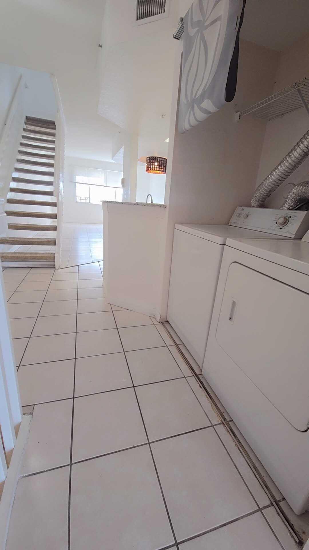 Listing photo 2 for 751 SW 148th Avenue Avenue Unit#1013, Sunrise, FL, 33325
