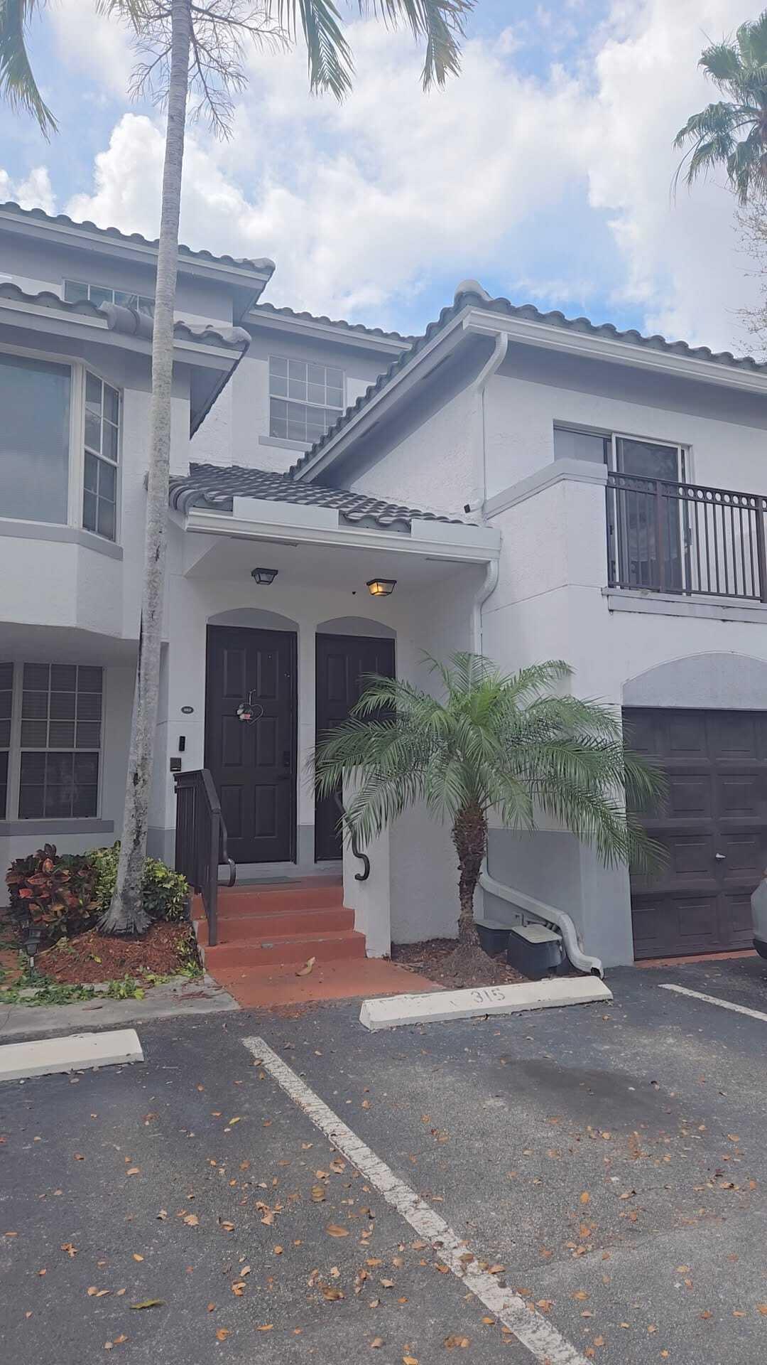 Listing photo 3 for 751 SW 148th Avenue Avenue Unit#1013, Sunrise, FL, 33325
