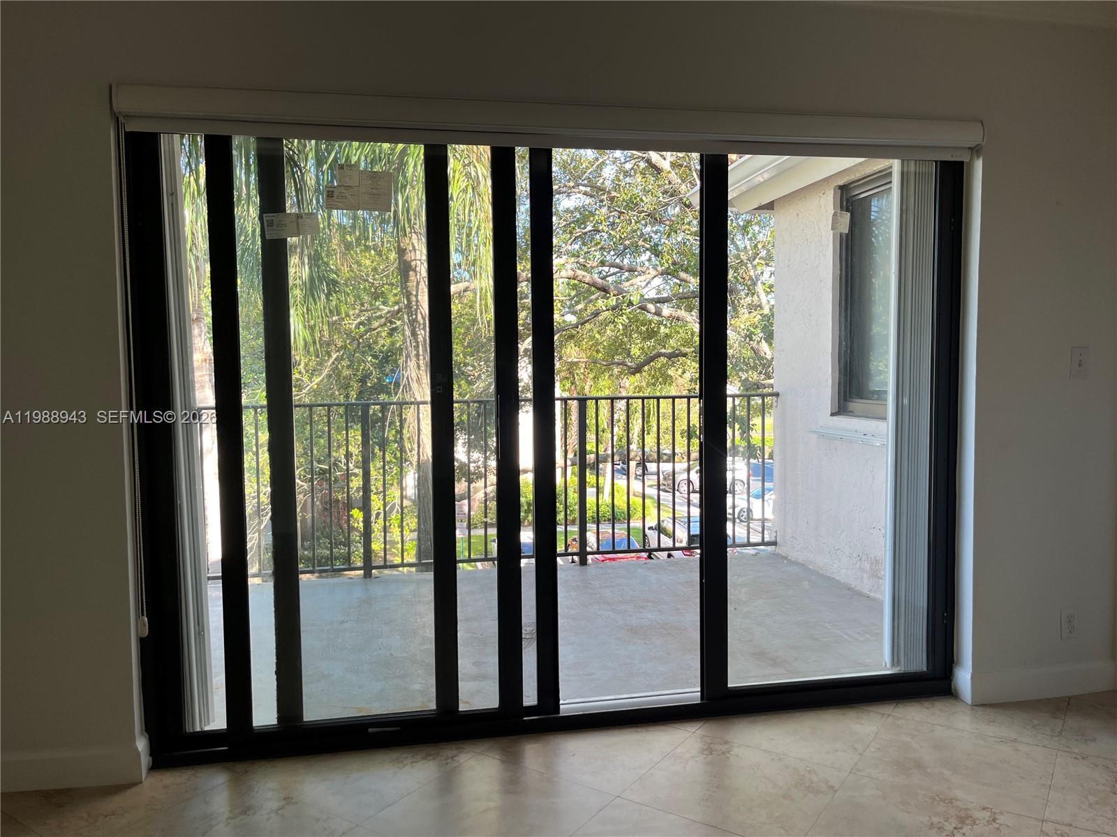 Listing photo 4 for 10121 W Sunrise Blvd Unit#304, Plantation, FL, 33322