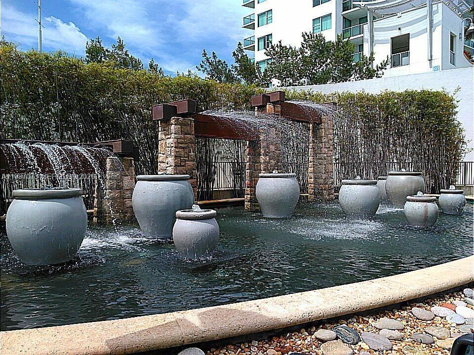 Listing photo 4 for 2641 N Flamingo Rd Unit#2607N, Sunrise, FL, 33323