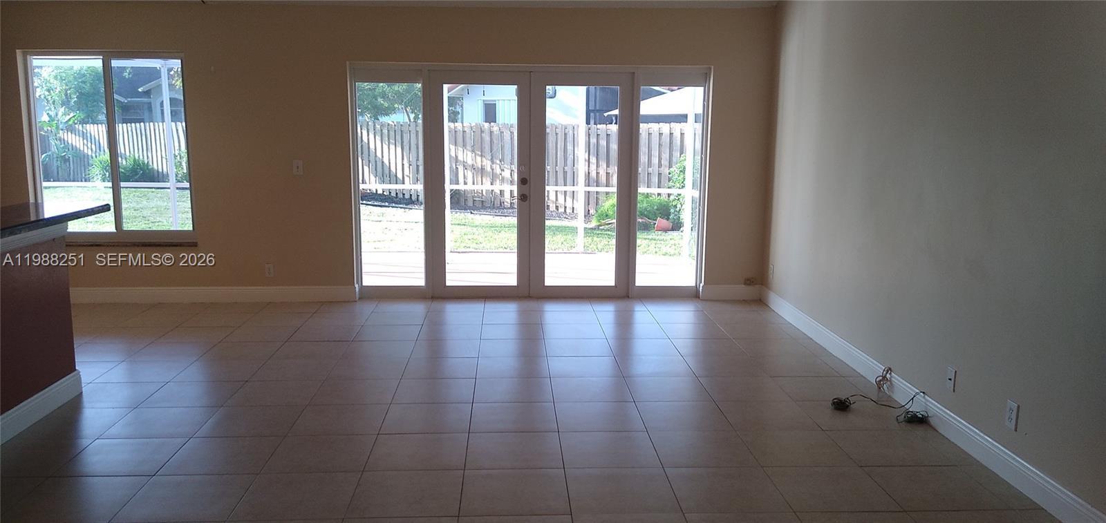 Listing photo 4 for 15013 SW 10th St, Sunrise, FL, 33326