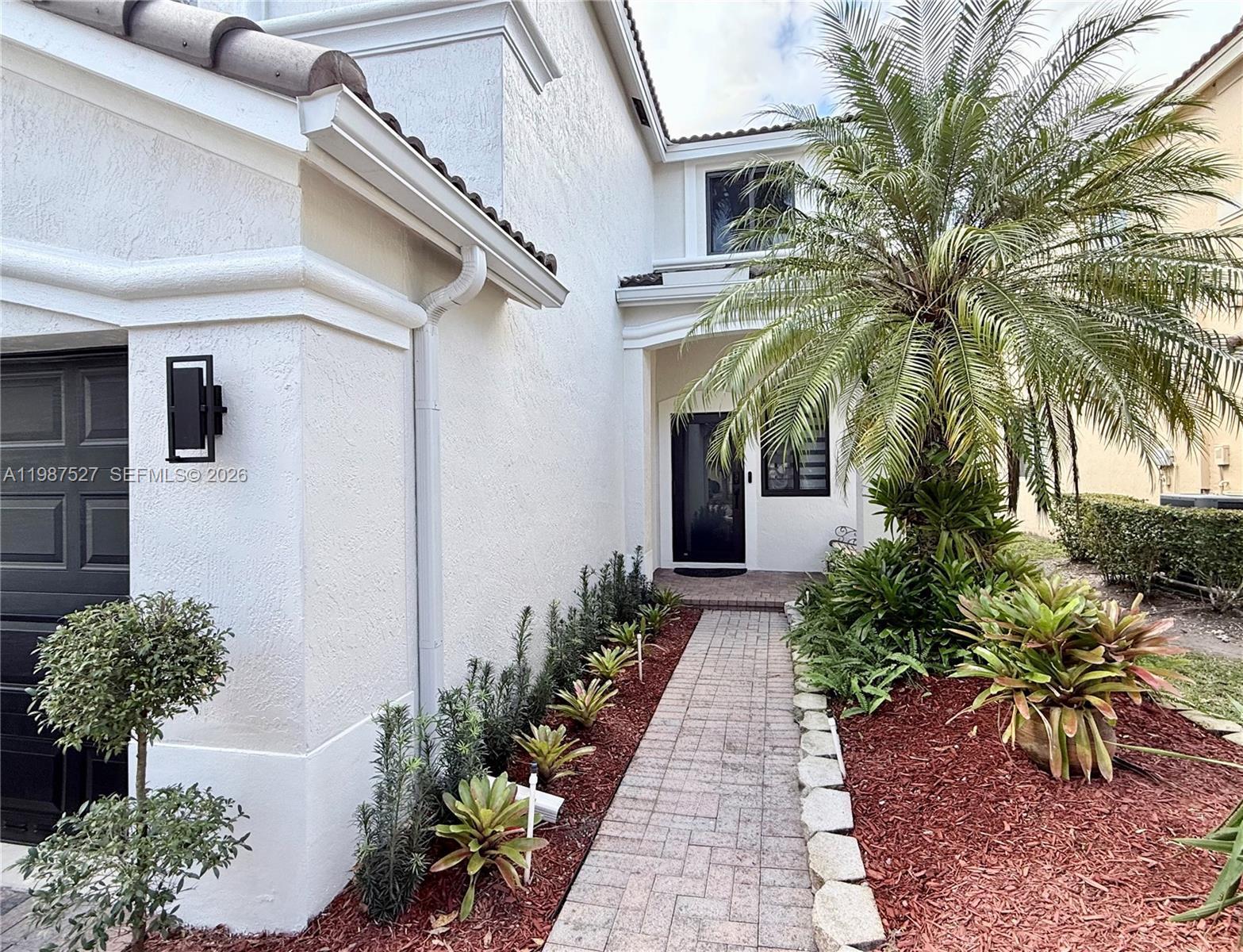 Listing photo 4 for 1392 Canary Island Dr Unit#0, Weston, FL, 33327
