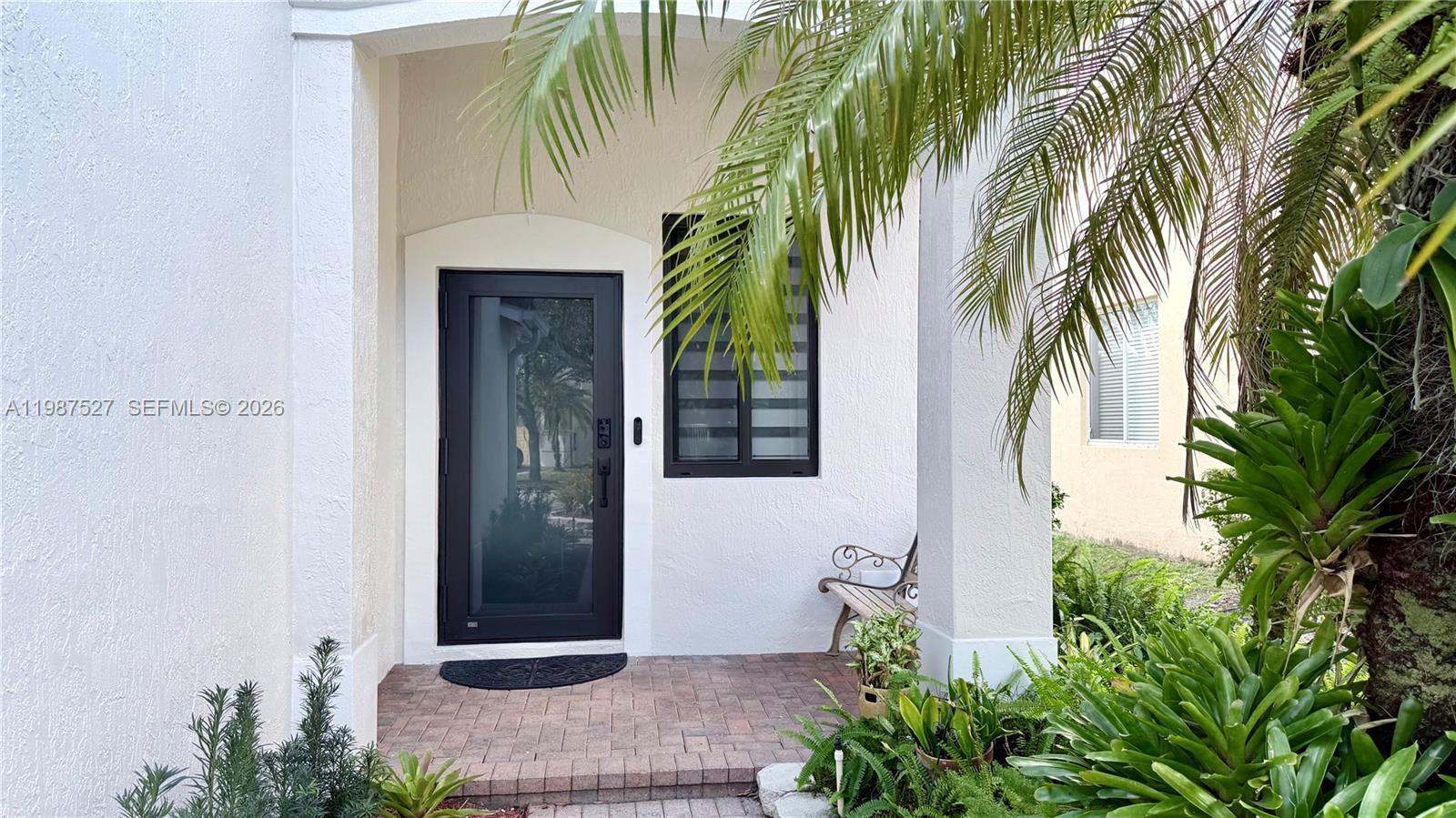 Listing photo 5 for 1392 Canary Island Dr Unit#0, Weston, FL, 33327