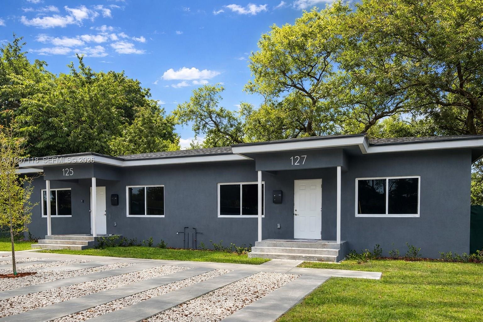 Listing photo 3 for 127 NE 184th Ter Unit#127, Miami, FL, 33179