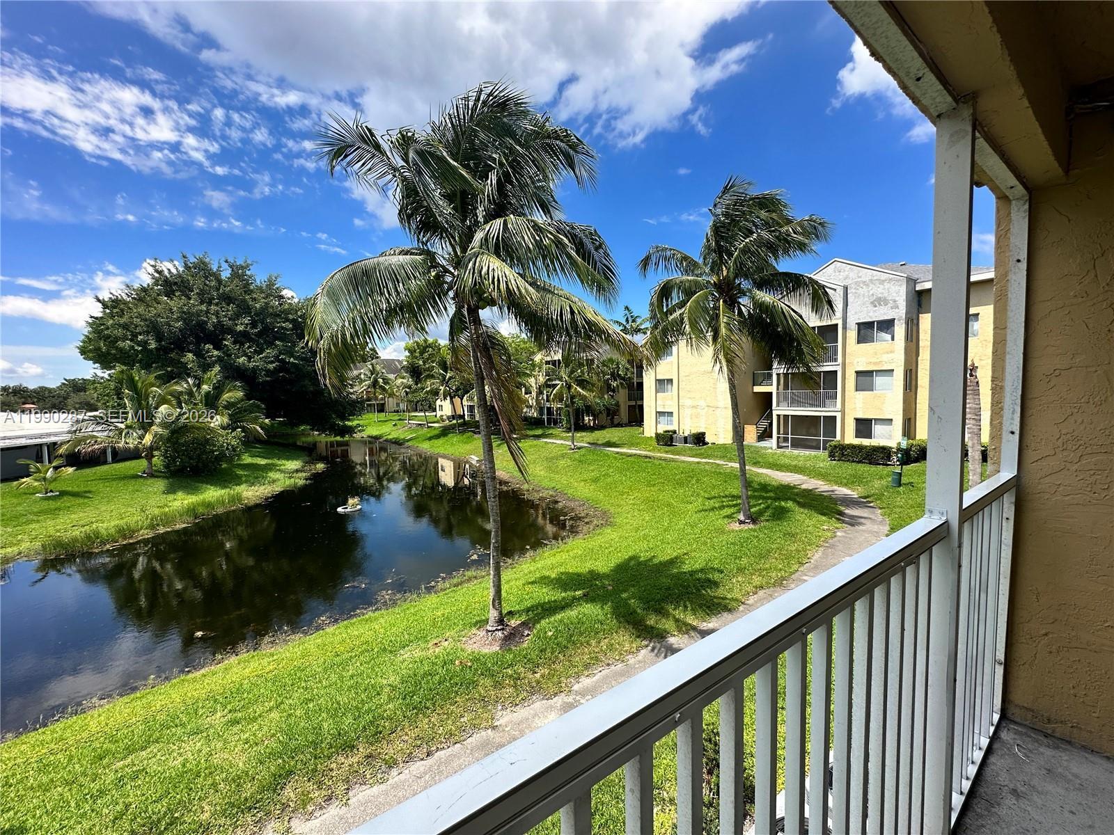Listing photo 2 for 5760 Rock Island Rd Unit#328, Tamarac, FL, 33319