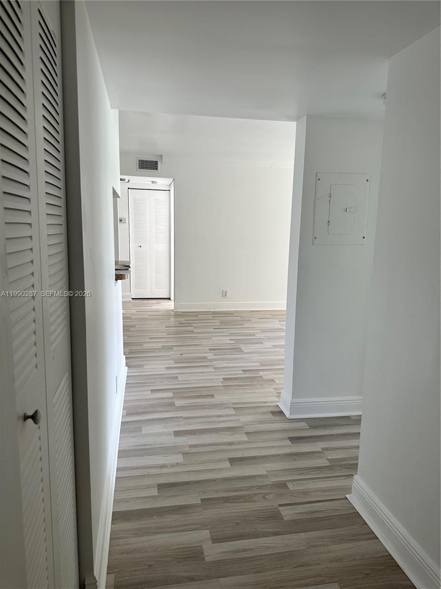 Listing photo 4 for 5760 Rock Island Rd Unit#328, Tamarac, FL, 33319