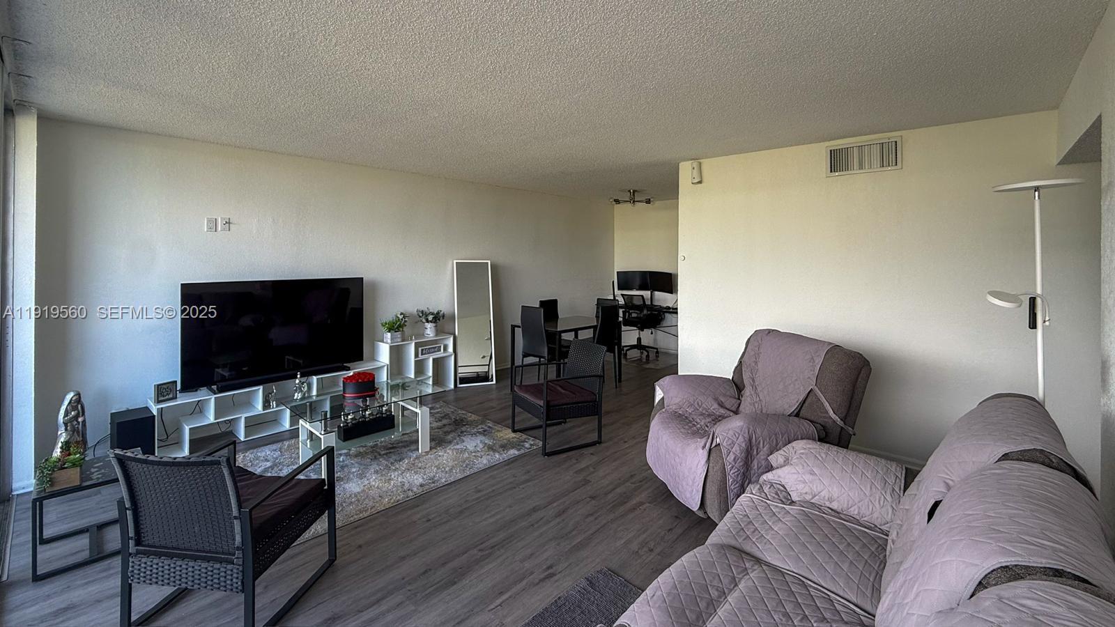 Rental in Lauderhill, FL