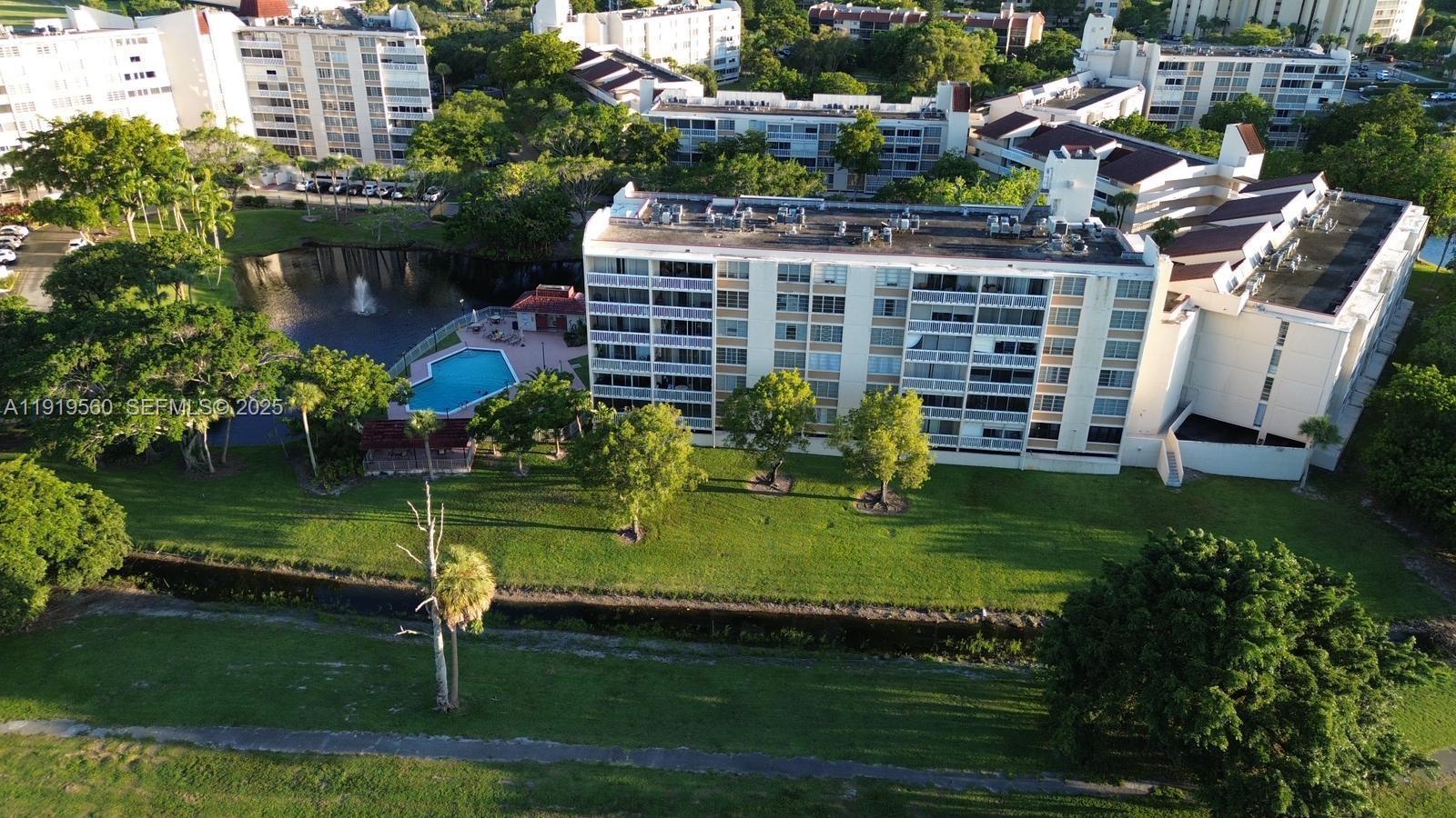 Listing photo 4 for 7051 Environ Blvd Unit#436, Lauderhill, FL, 33319