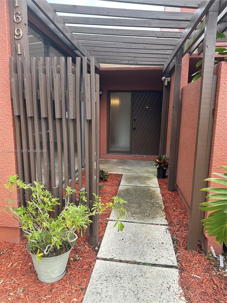 Rental in Pembroke Pines, FL