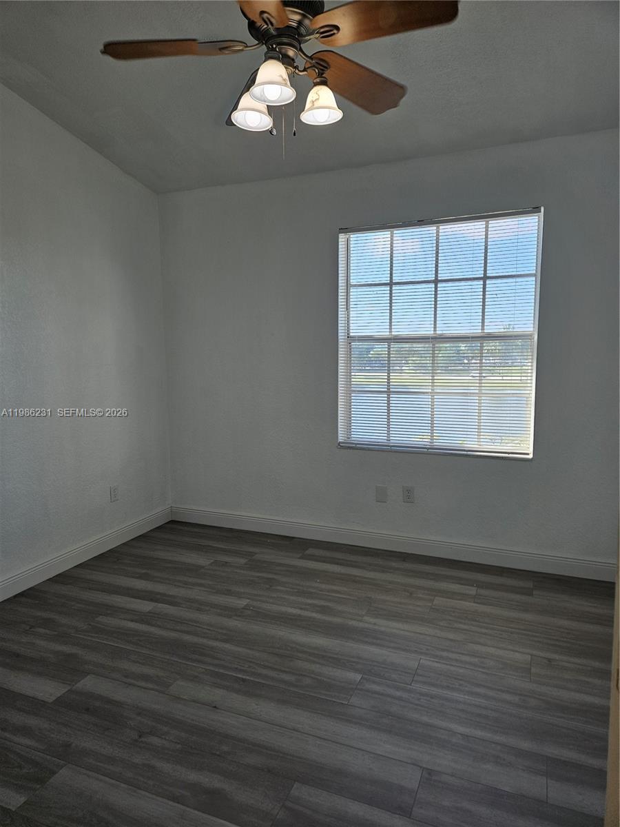 Listing photo 5 for 751 SW 148th Ave Unit#1012, Sunrise, FL, 33325