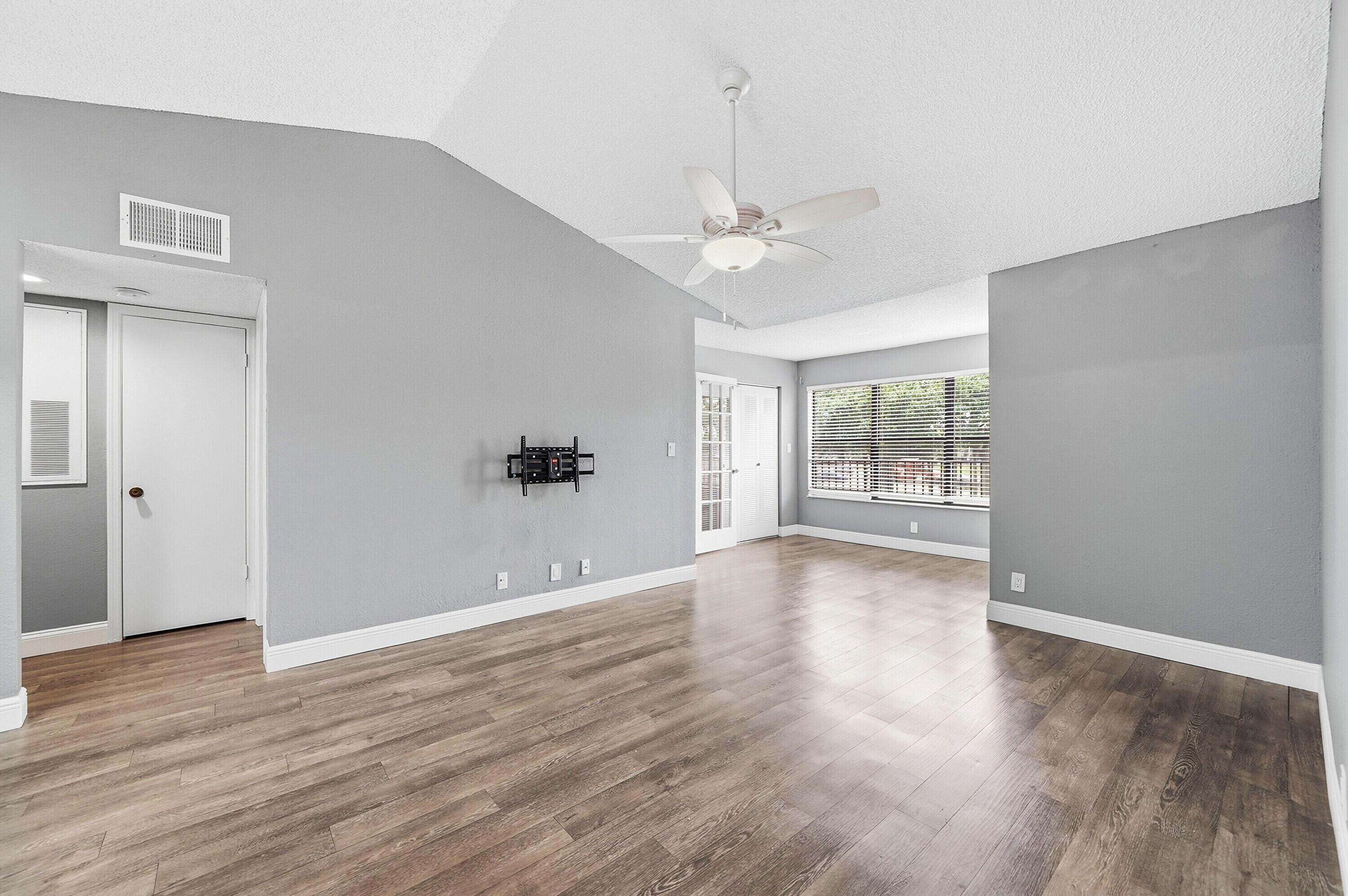 Listing photo 3 for 2900 S University Drive Drive Unit#9204, Davie, FL, 33328