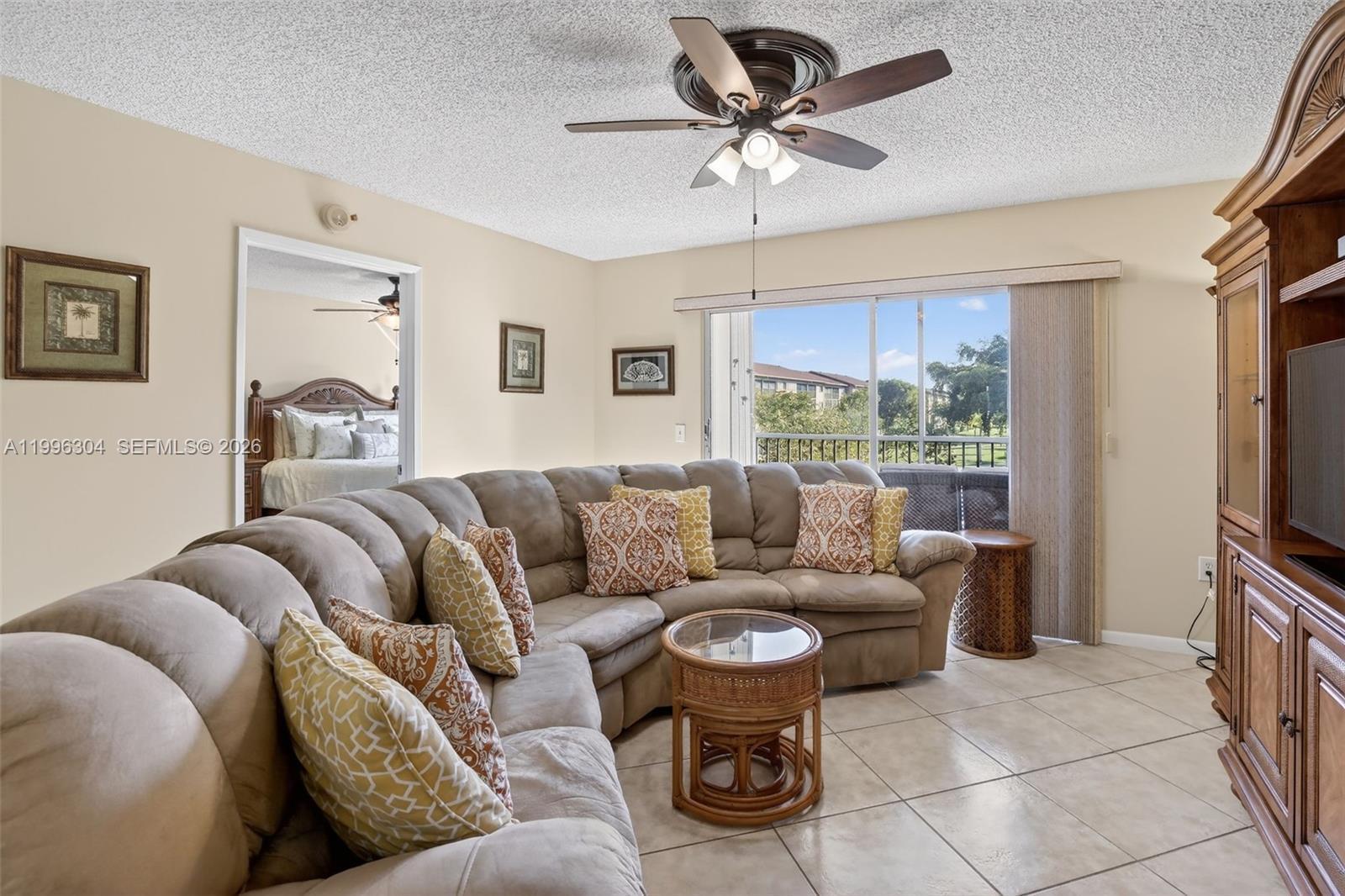 Listing photo 4 for 1651 SW 127th Ave Unit#305A, Pembroke Pines, FL, 33027