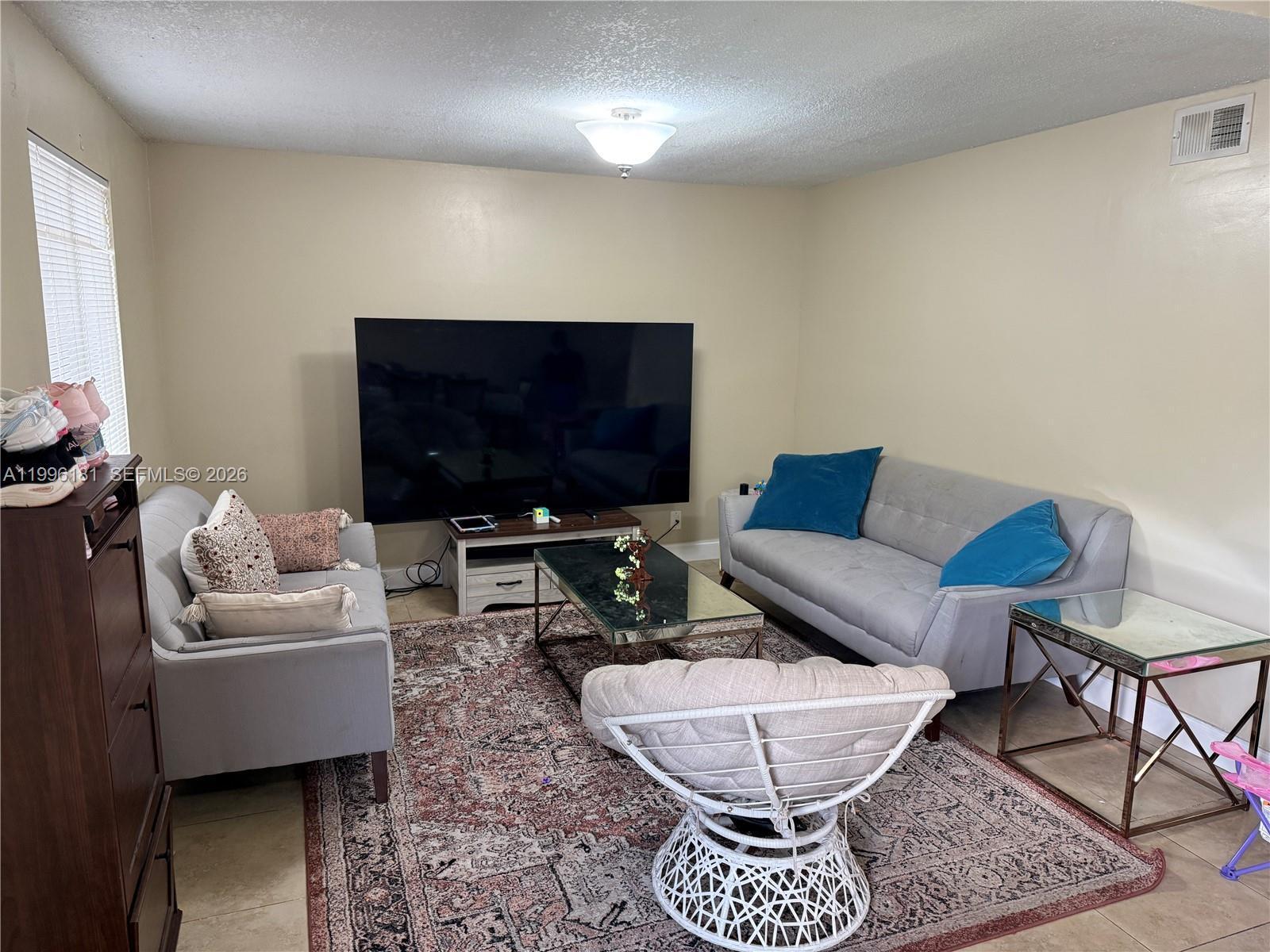 Listing photo 2 for 11109 NW 37th St Unit#11109, Sunrise, FL, 33351