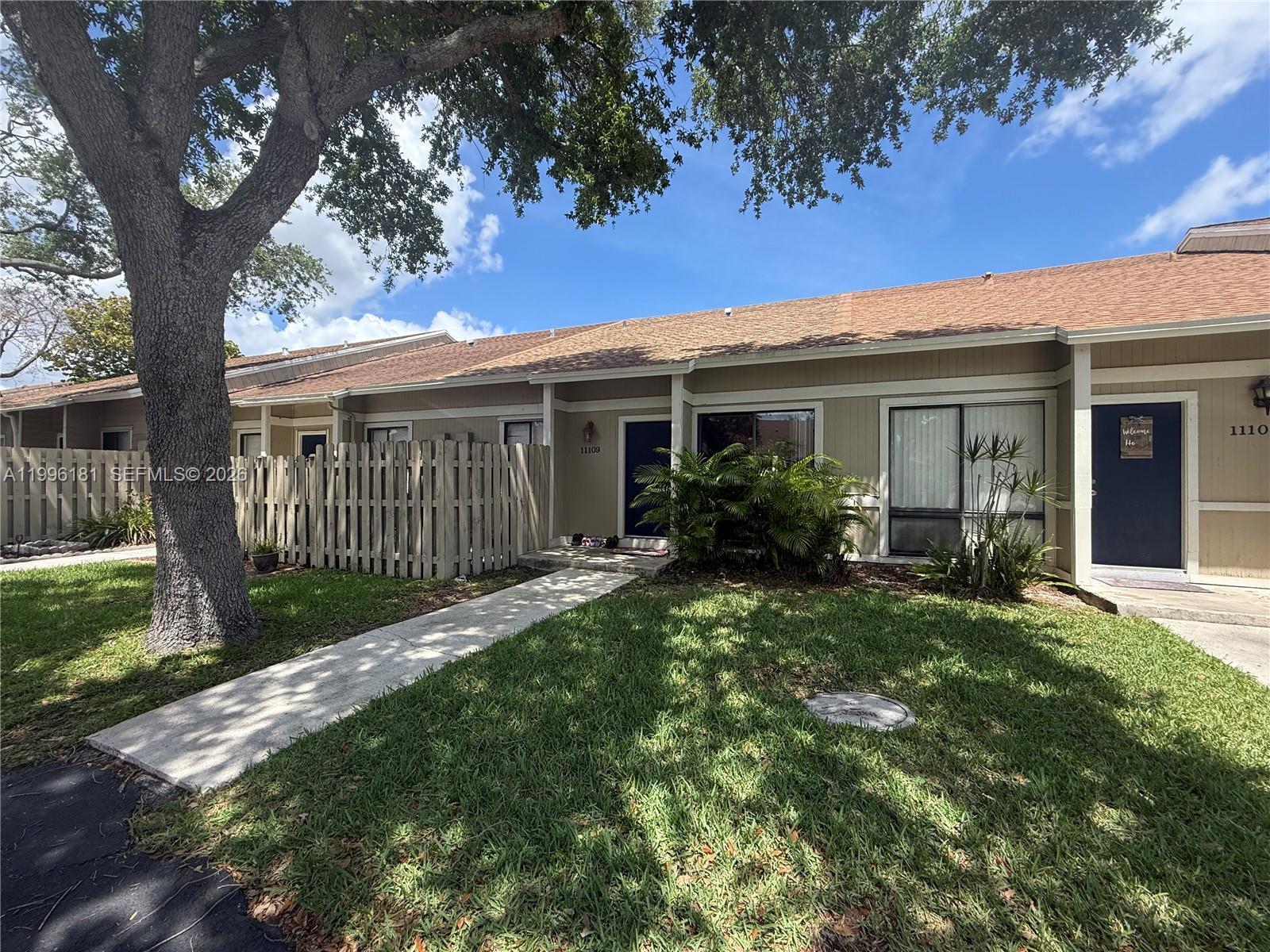 Listing photo 3 for 11109 NW 37th St Unit#11109, Sunrise, FL, 33351