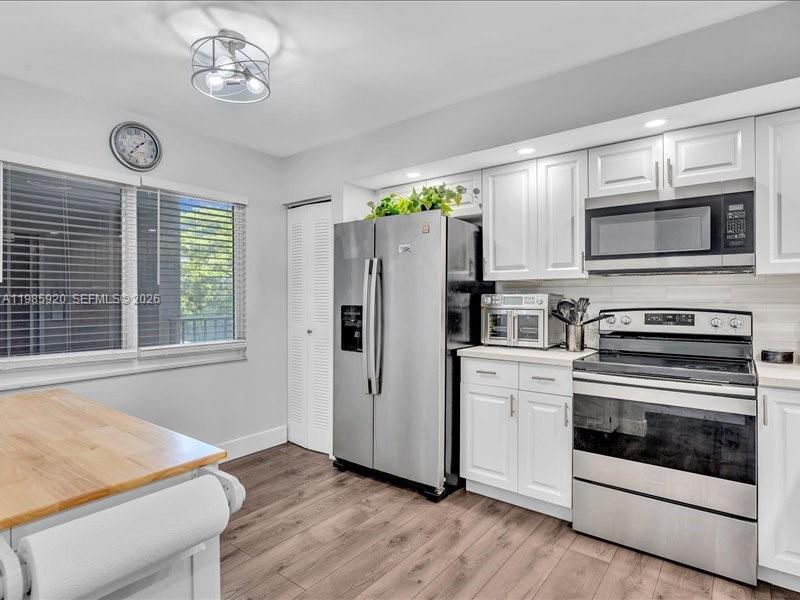 Listing photo 2 for 12500 SW 5th Ct Unit#208M, Pembroke Pines, FL, 33027