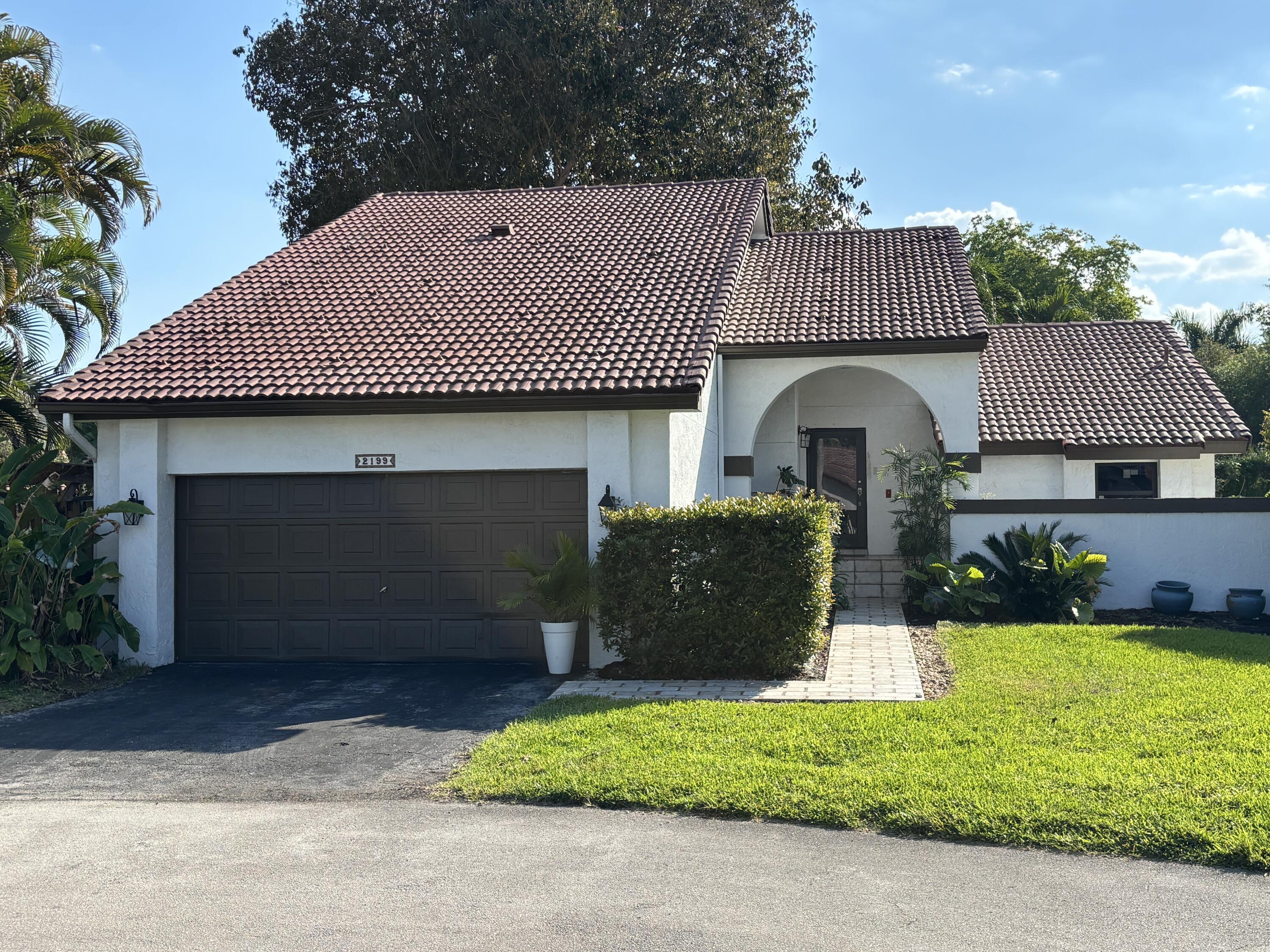 Listing photo 3 for 2199 Charleston, Weston, FL, 33326