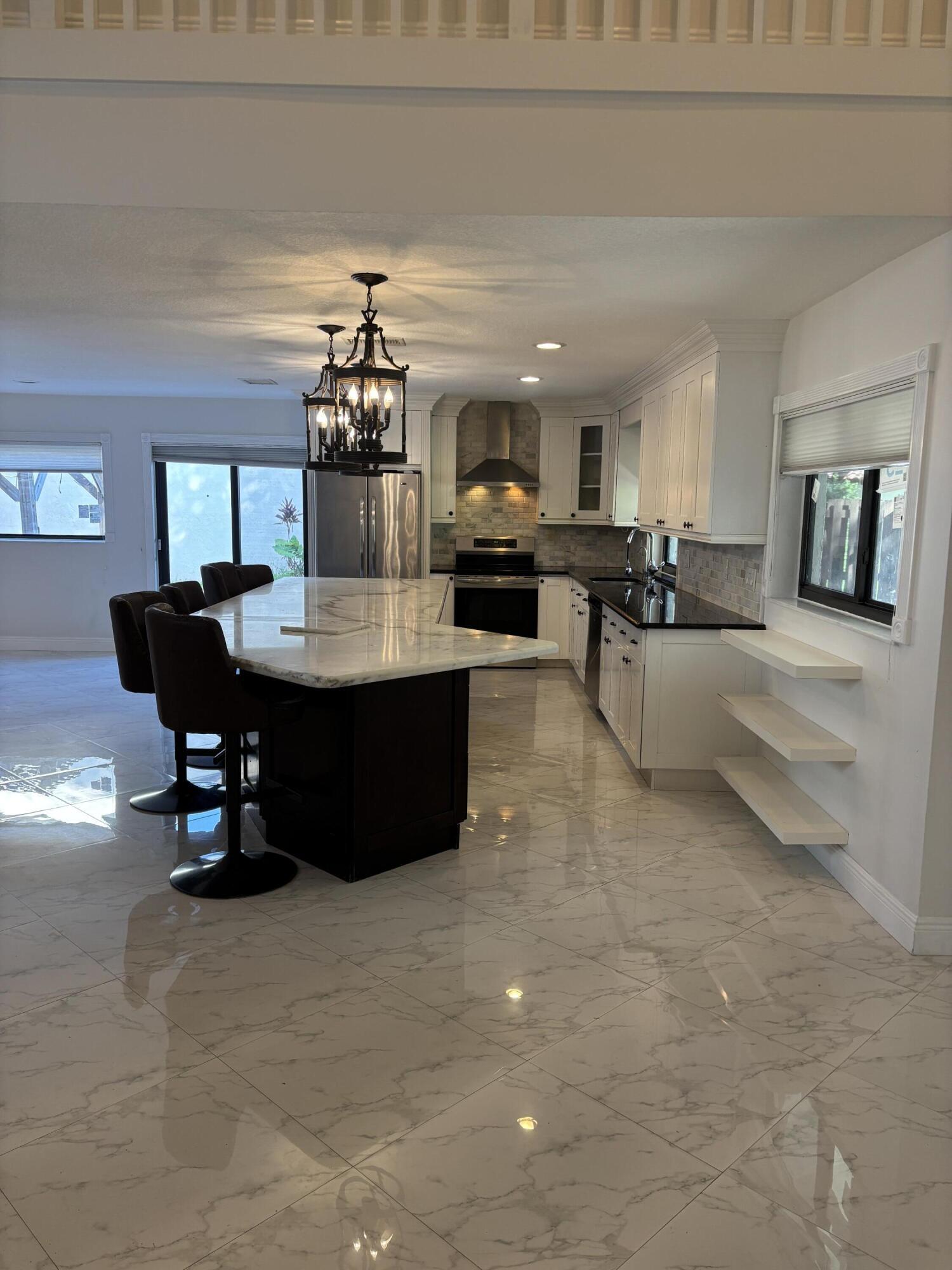 Listing photo 5 for 2199 Charleston, Weston, FL, 33326