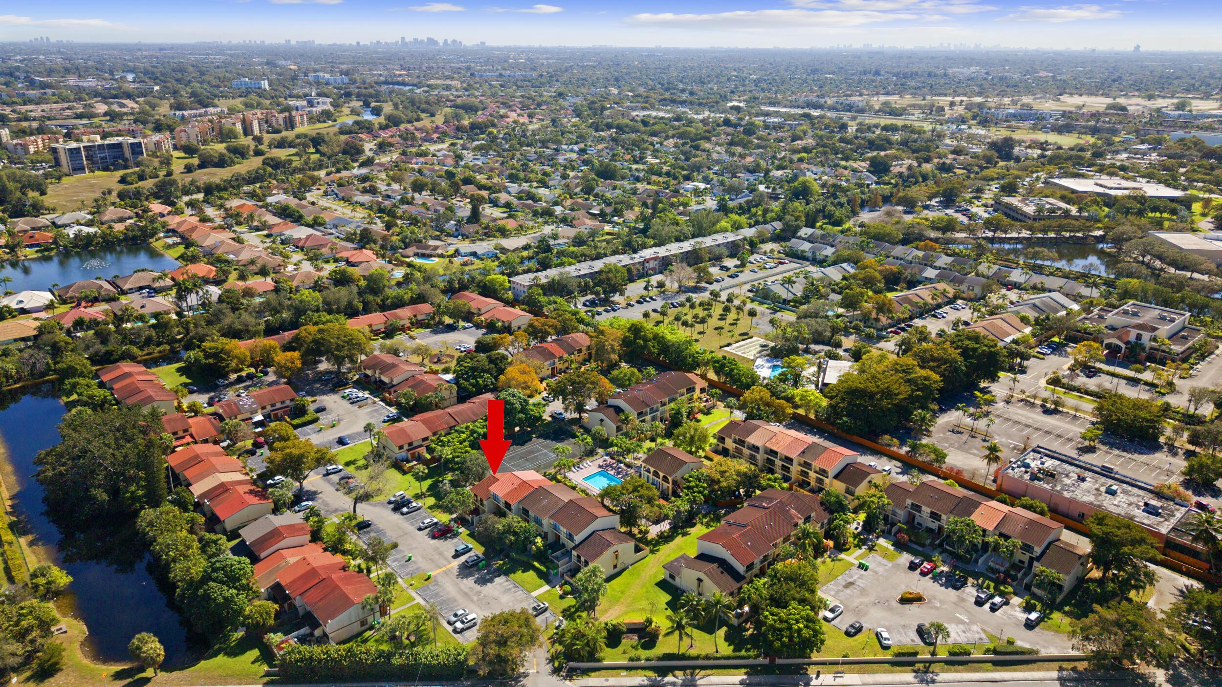 Listing photo 6 for 7734 Balboa Street Street Unit#7734, Sunrise, FL, 33351