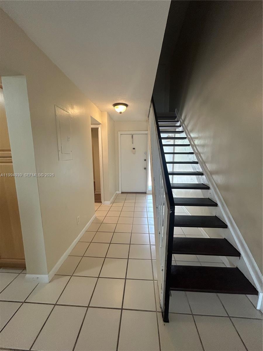 Listing photo 5 for 1660 NW 113th Way, Pembroke Pines, FL, 33026